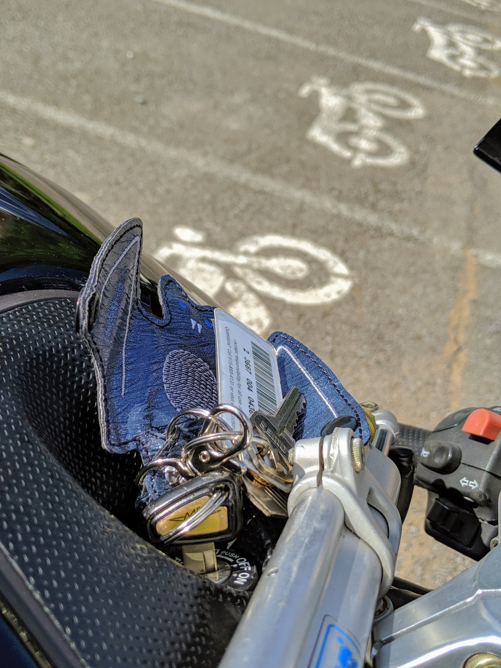 Llavero de cuero en forma de murciélago para moto, foto 12