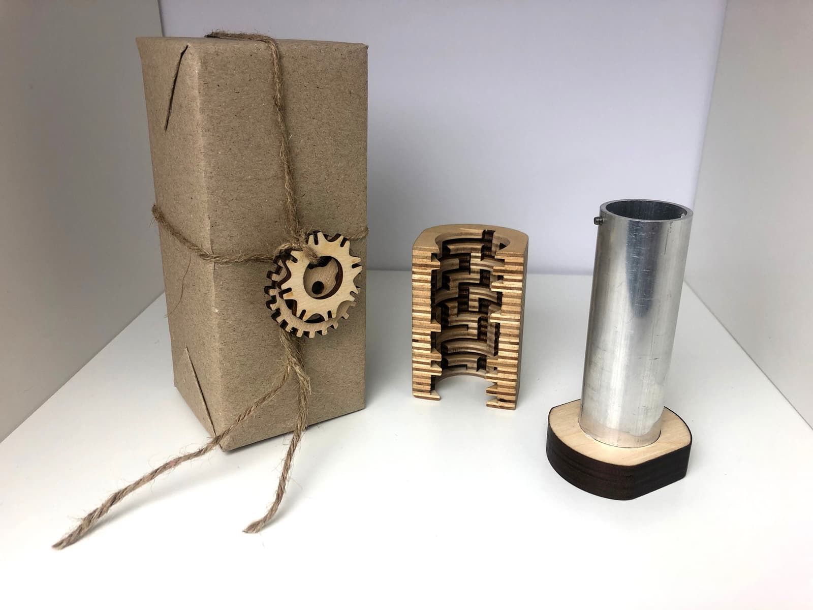 Caja laberinto de madera de abedul de CapsBoardStore, cerrada