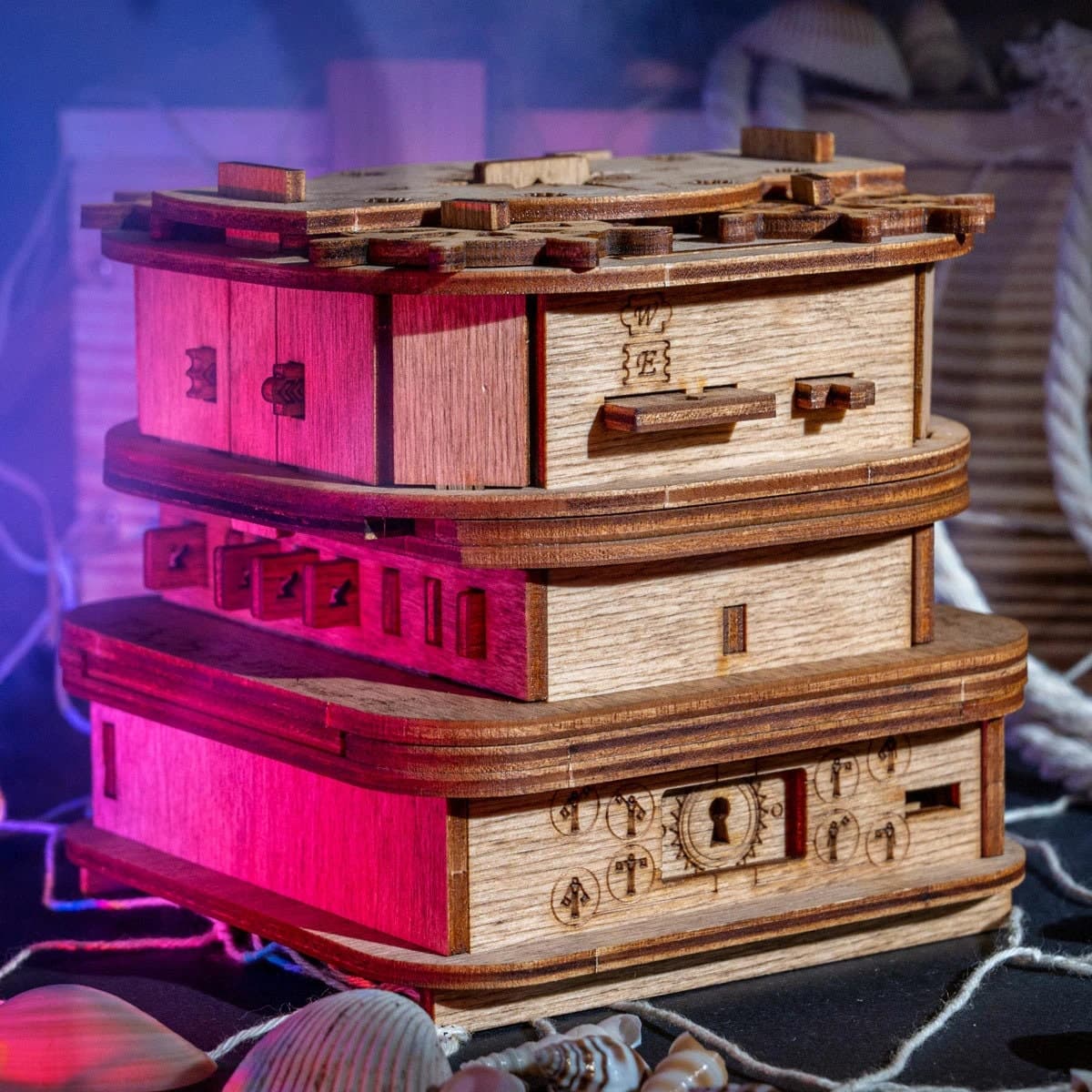 Vista superior de la Cluebox Davy Jones Locker, de 12x12x12 cm