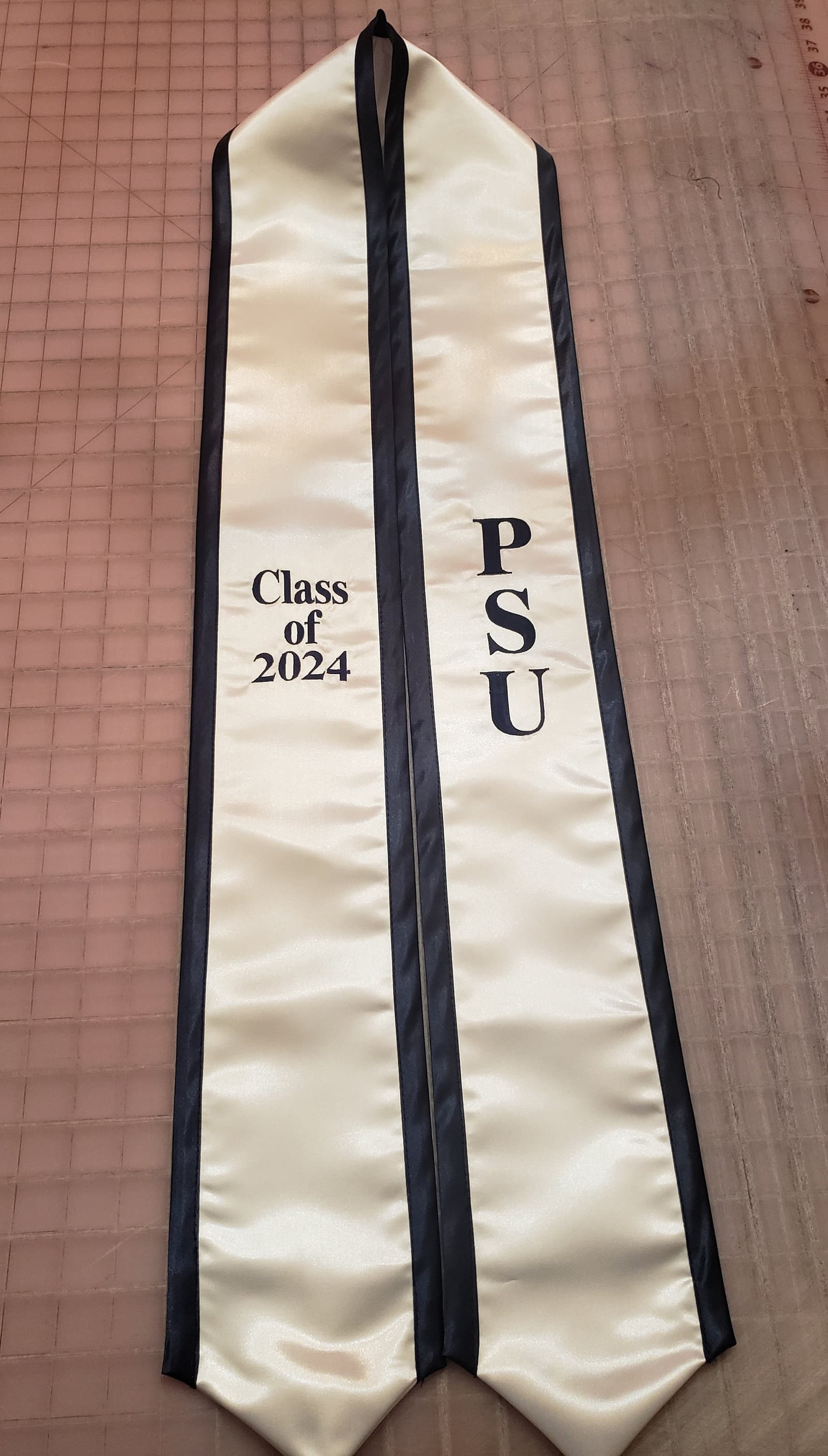 Estola de graduación de satén personalizada, foto 2