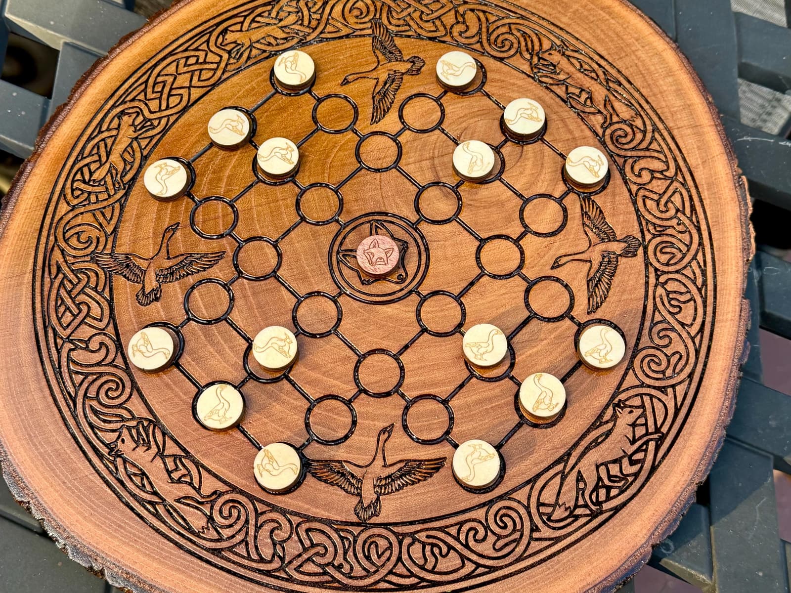 Juego de mesa medieval Fox and Geese artesanal de madera, foto 9