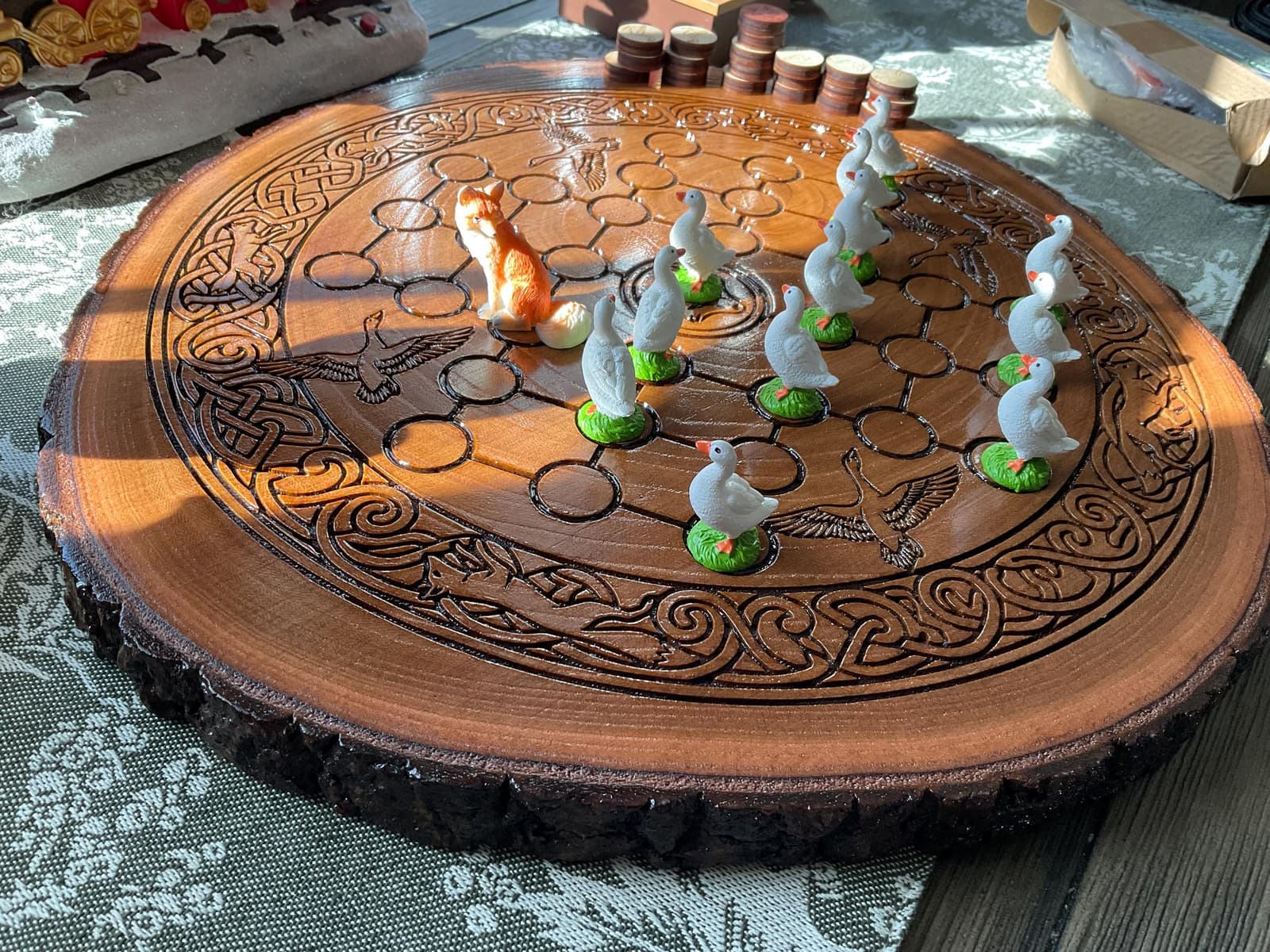 Juego de mesa medieval Fox and Geese artesanal de madera, foto 15