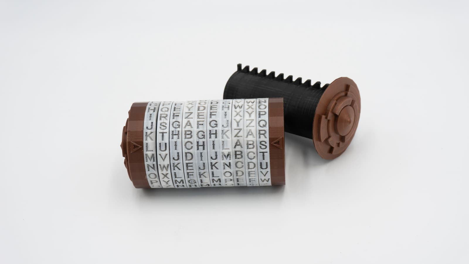 Detalle de las ruedas de letras del cryptex de LuichiProps