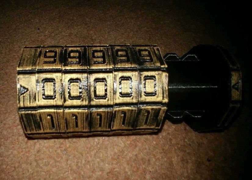 Comparativa de tamaños del mini cryptex, de 5 a 7 ruedas