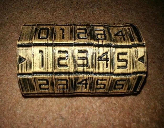 Detalle de las ruedas numéricas del mini cryptex