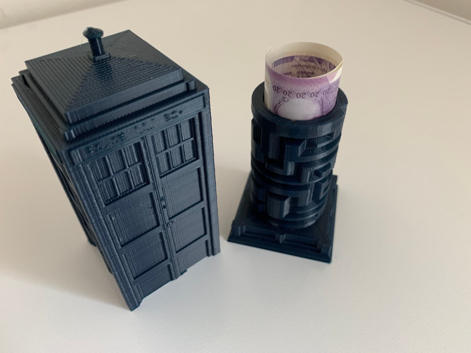 Caja TARDIS vista desde otro ángulo