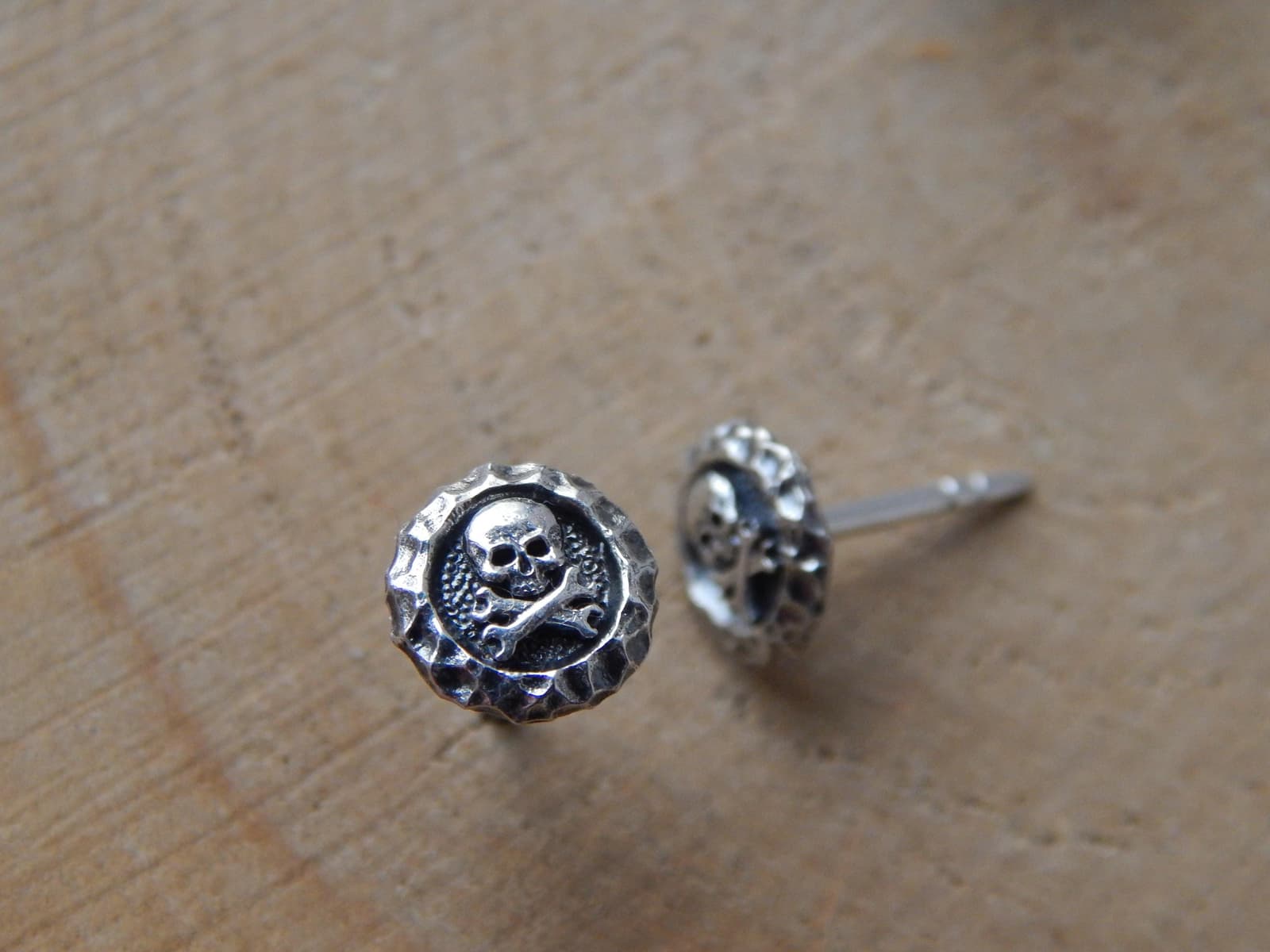 Pendientes de calavera y llaves para motero, foto 2