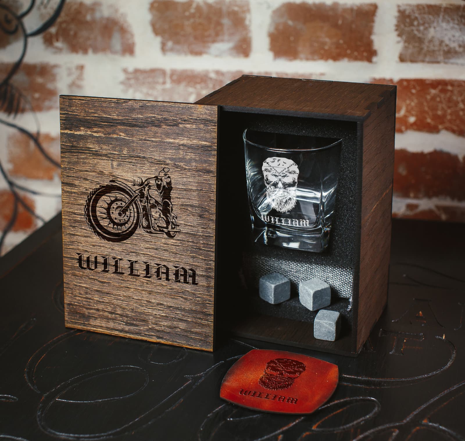 Set de whisky grabado para motorista