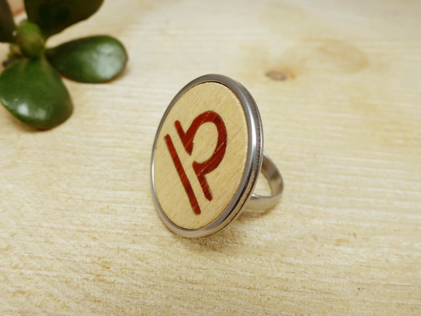 Anillo de madera y acero con el signo de Libra, foto 9