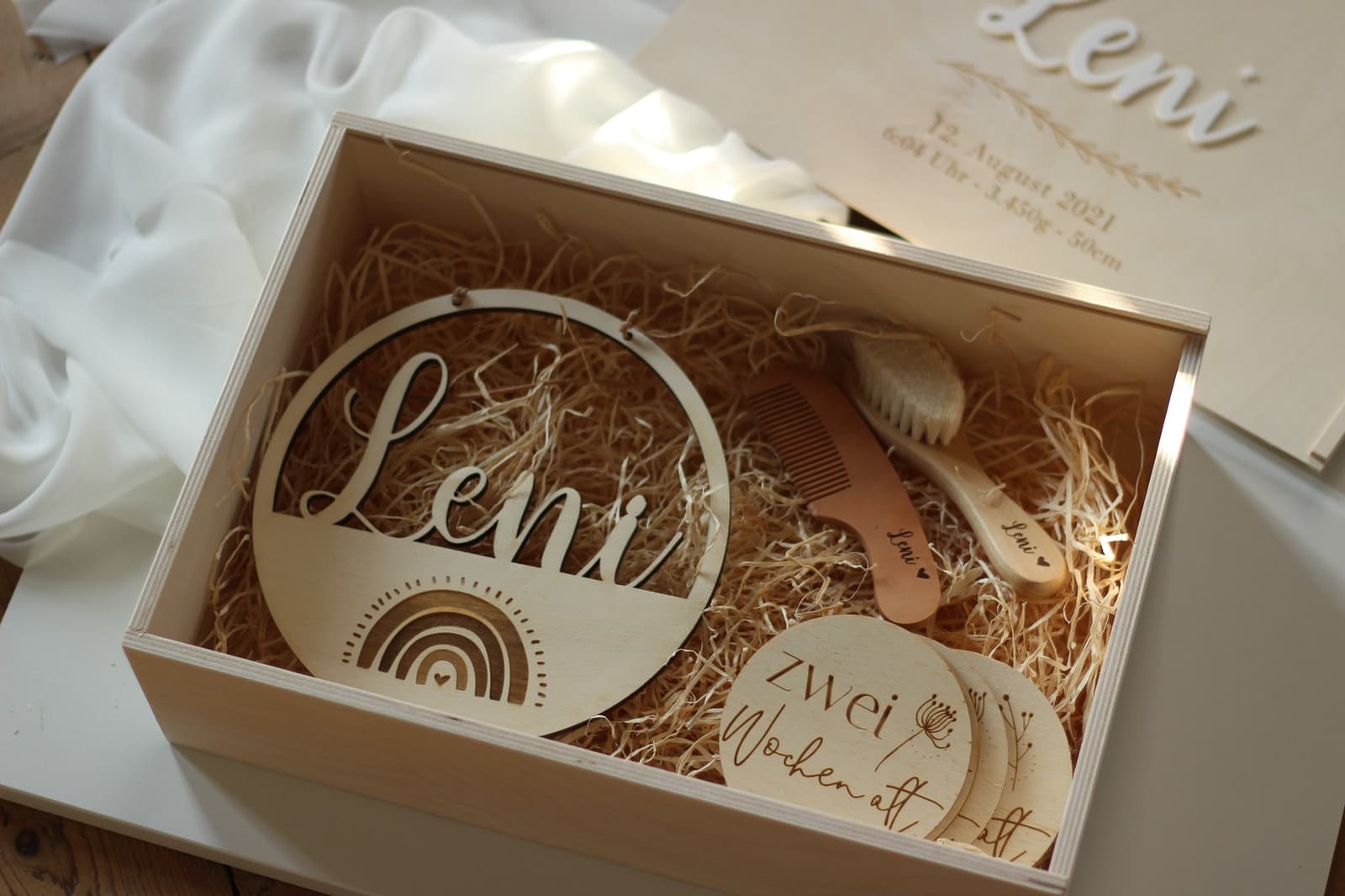 Caja de recuerdos personalizada con diseño floral boho, foto 3