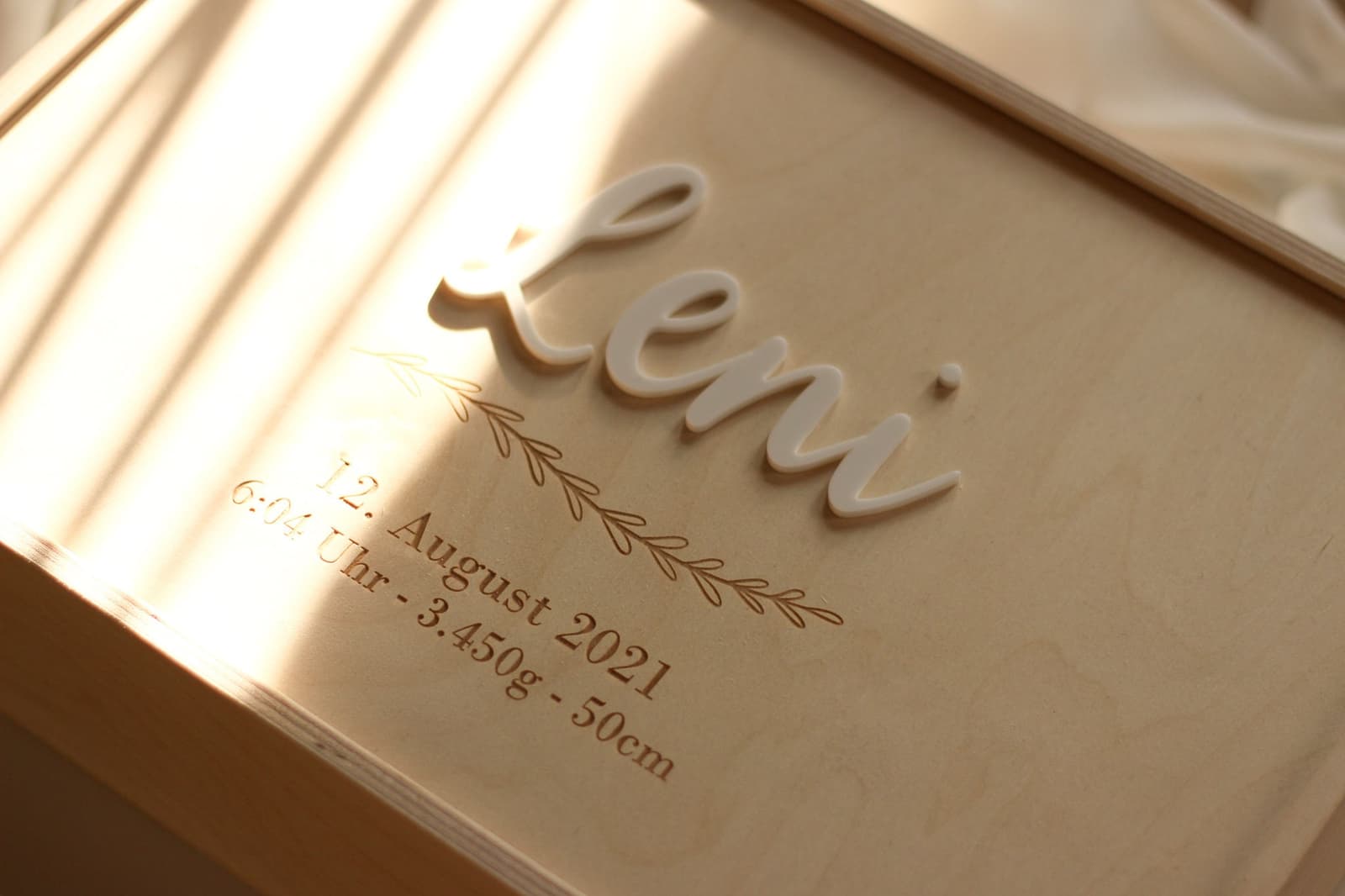 Caja de recuerdos personalizada con diseño floral boho, foto 7