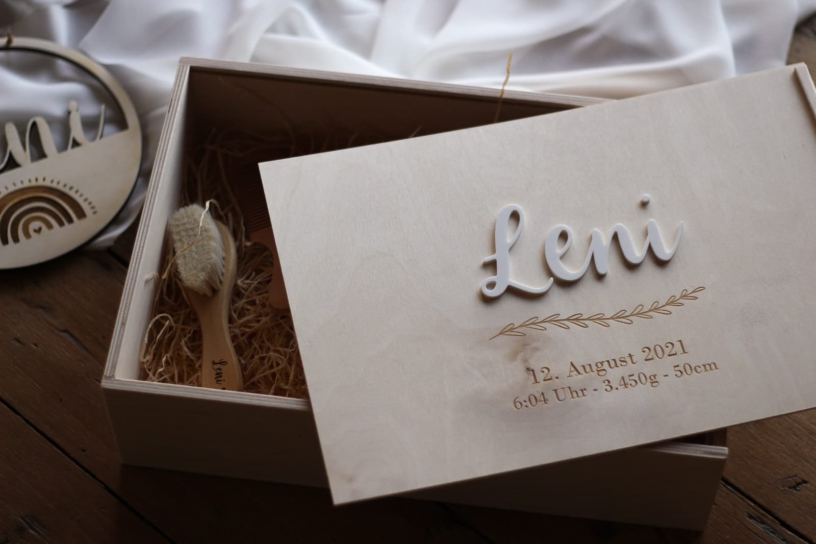Caja de recuerdos personalizada con diseño floral boho, foto 6