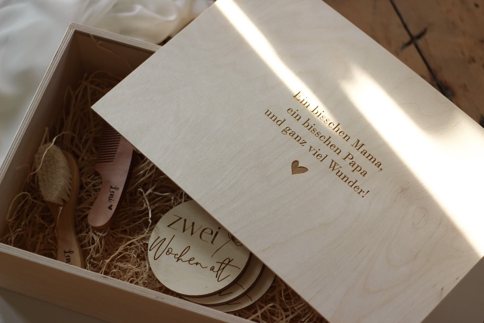 Caja de recuerdos personalizada con diseño floral boho, foto 8