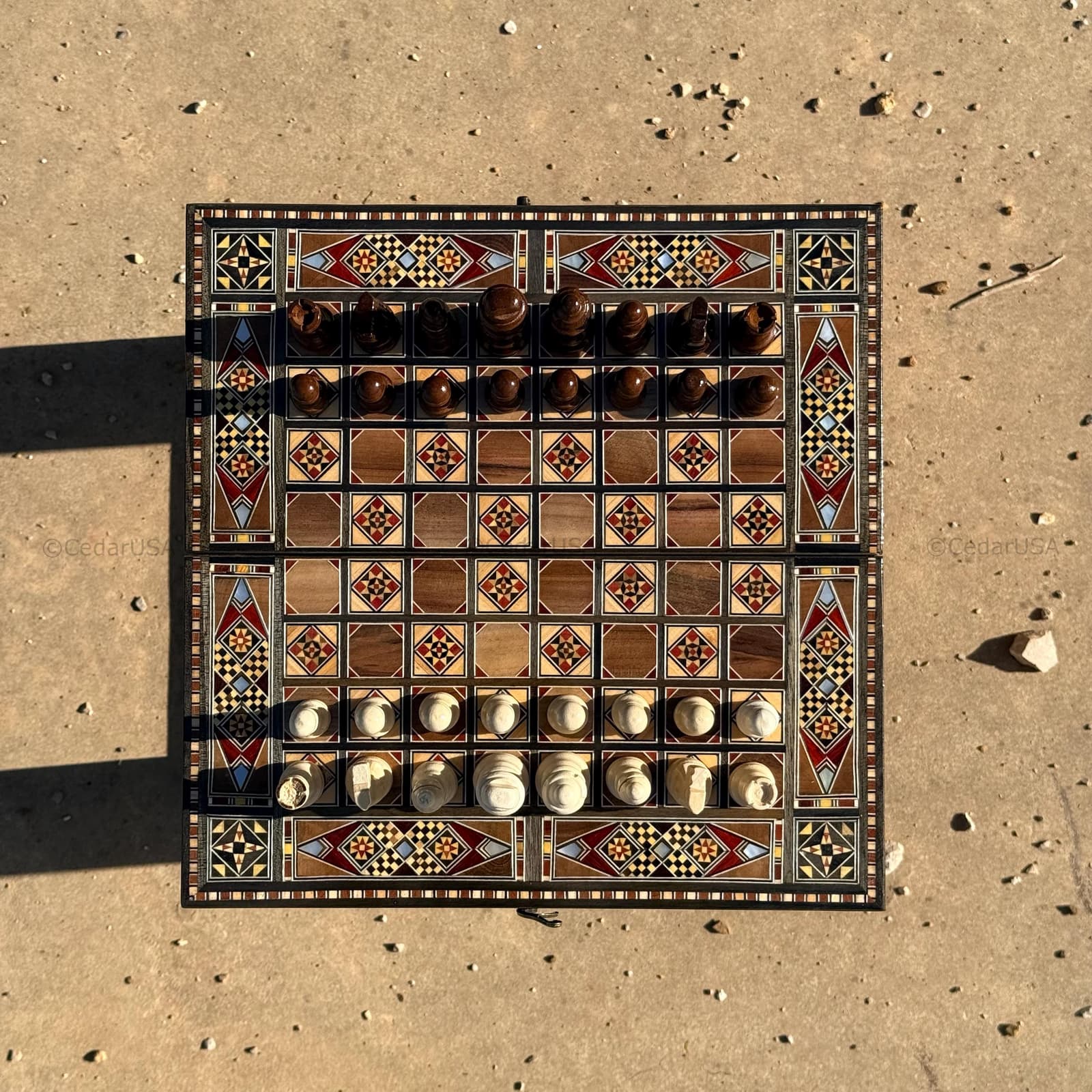 Tablero de ajedrez y backgammon artesanal, foto 5