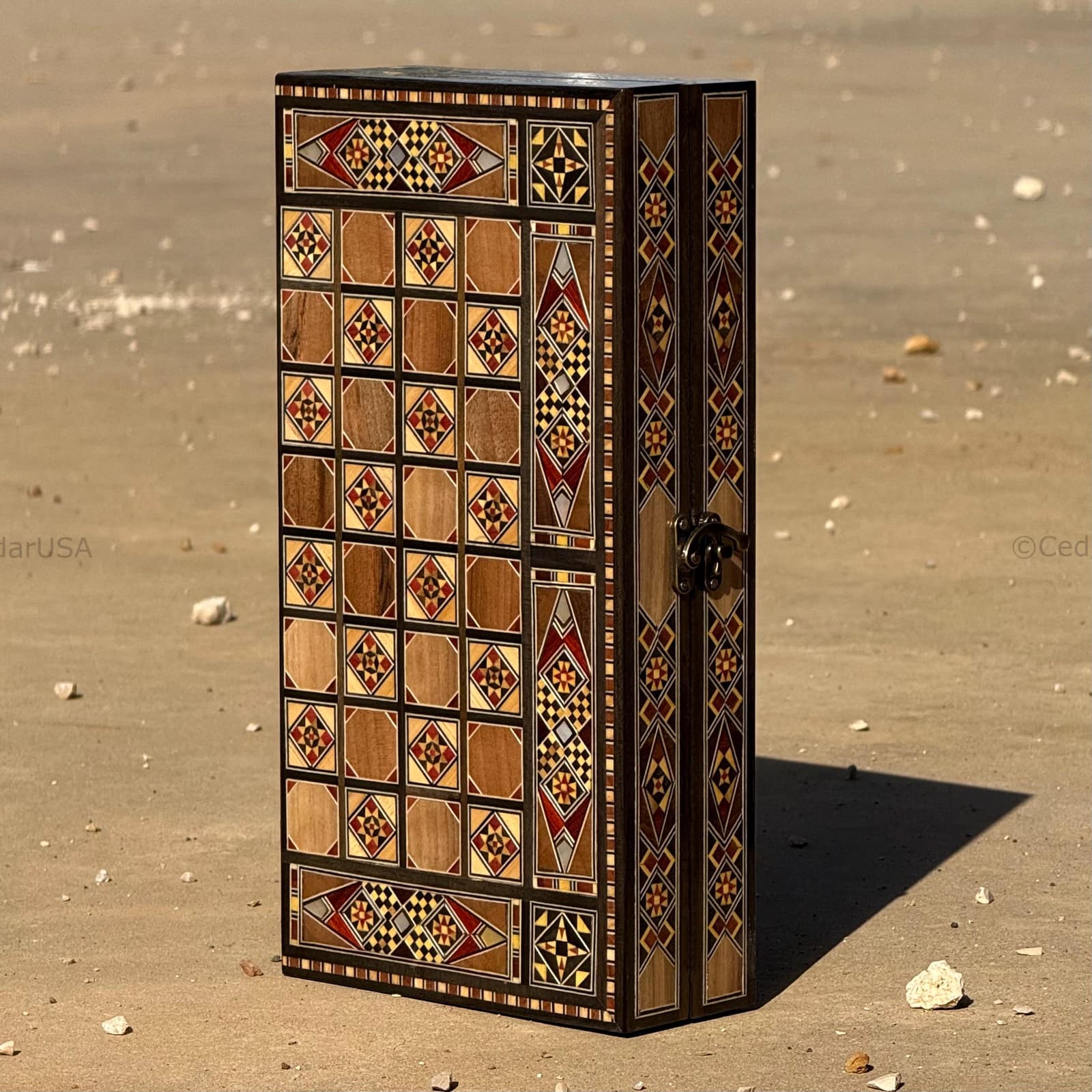 Tablero de ajedrez y backgammon artesanal