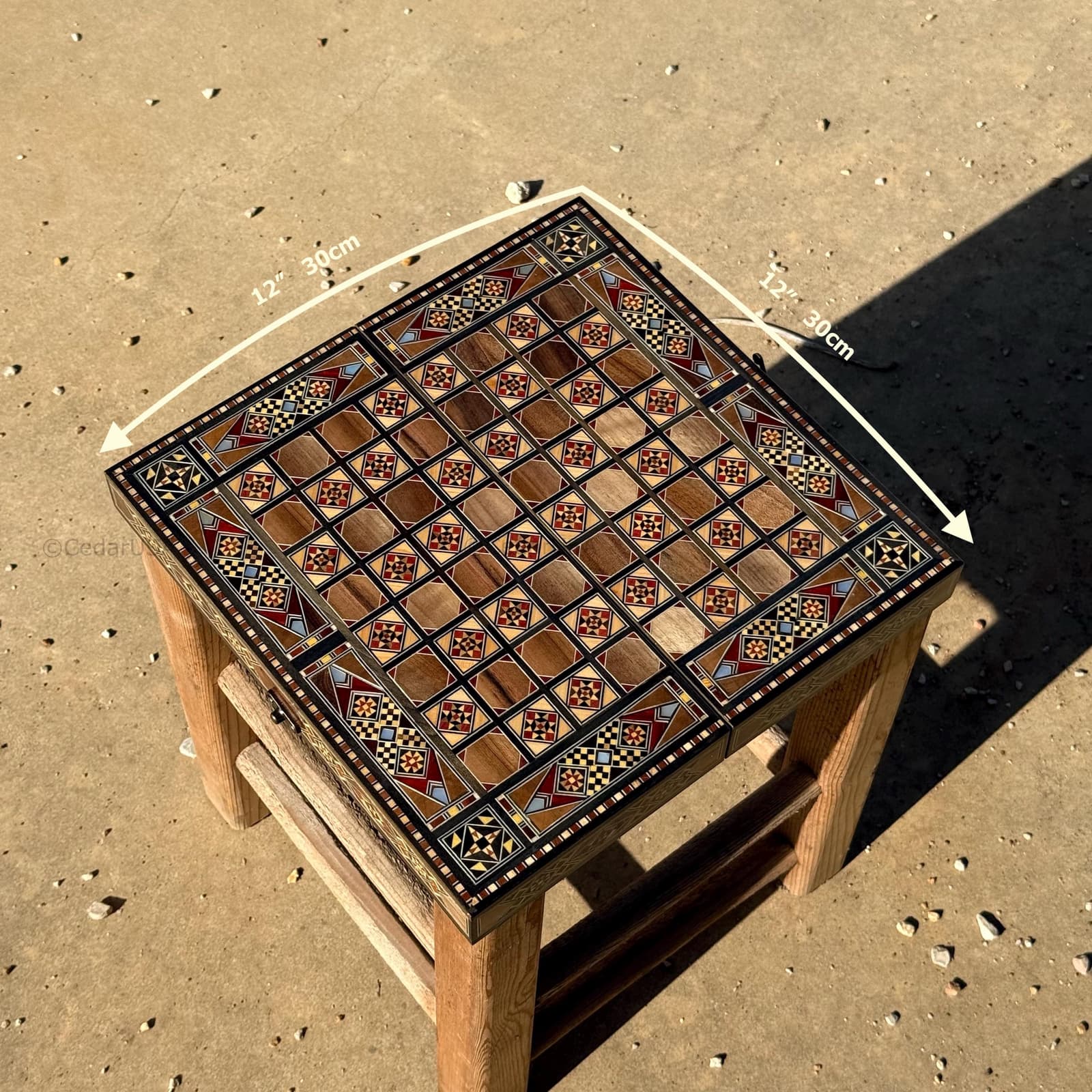 Tablero de ajedrez y backgammon artesanal, foto 2