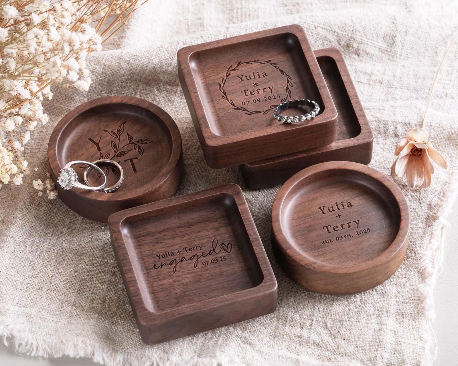 Plato de madera personalizado para guardar tu anillo, foto 9