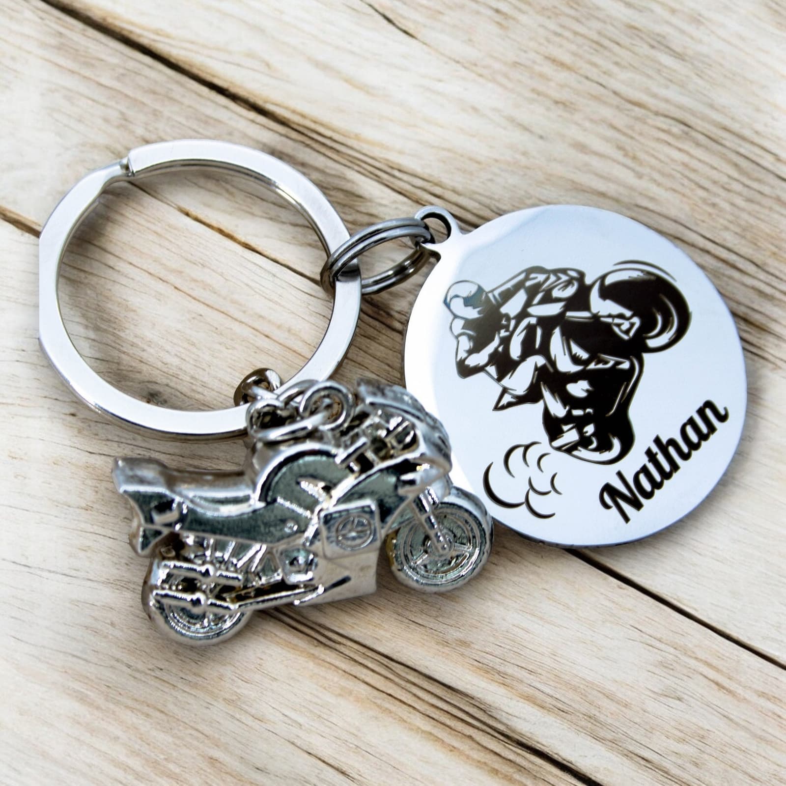Llavero de moto grabado personalizado