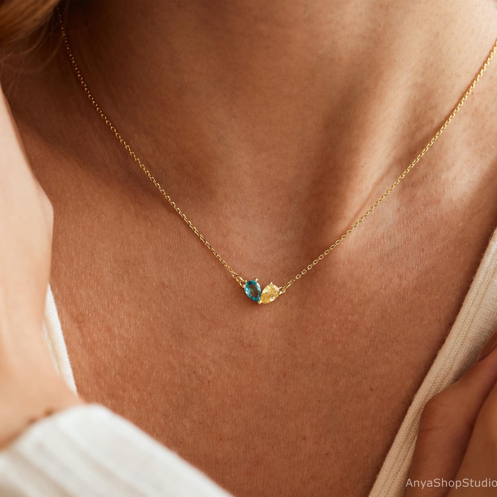 collar de joyeria con dos piedras natales en forma de corazon, foto 16