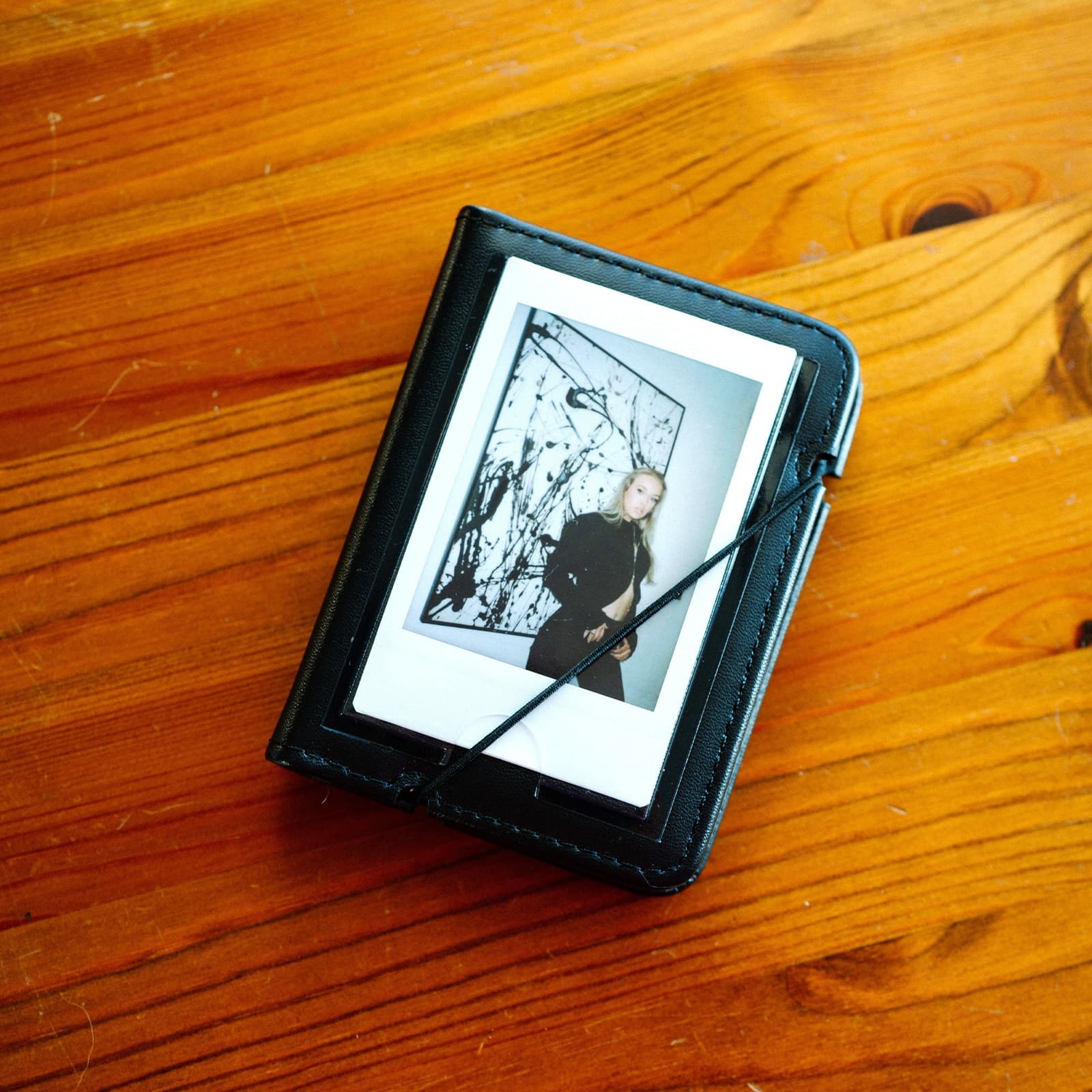 Álbum de cuero negro para Instax Mini, de RuinDStudio