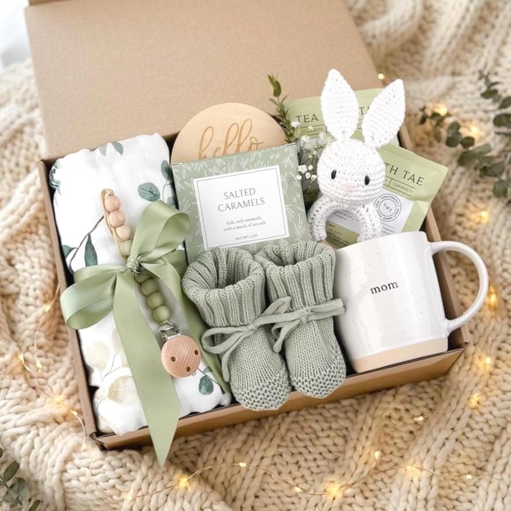 Cesta de regalo para recién nacido y mamá