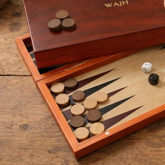 Juego de backgammon de madera personalizado con iniciales, foto 2