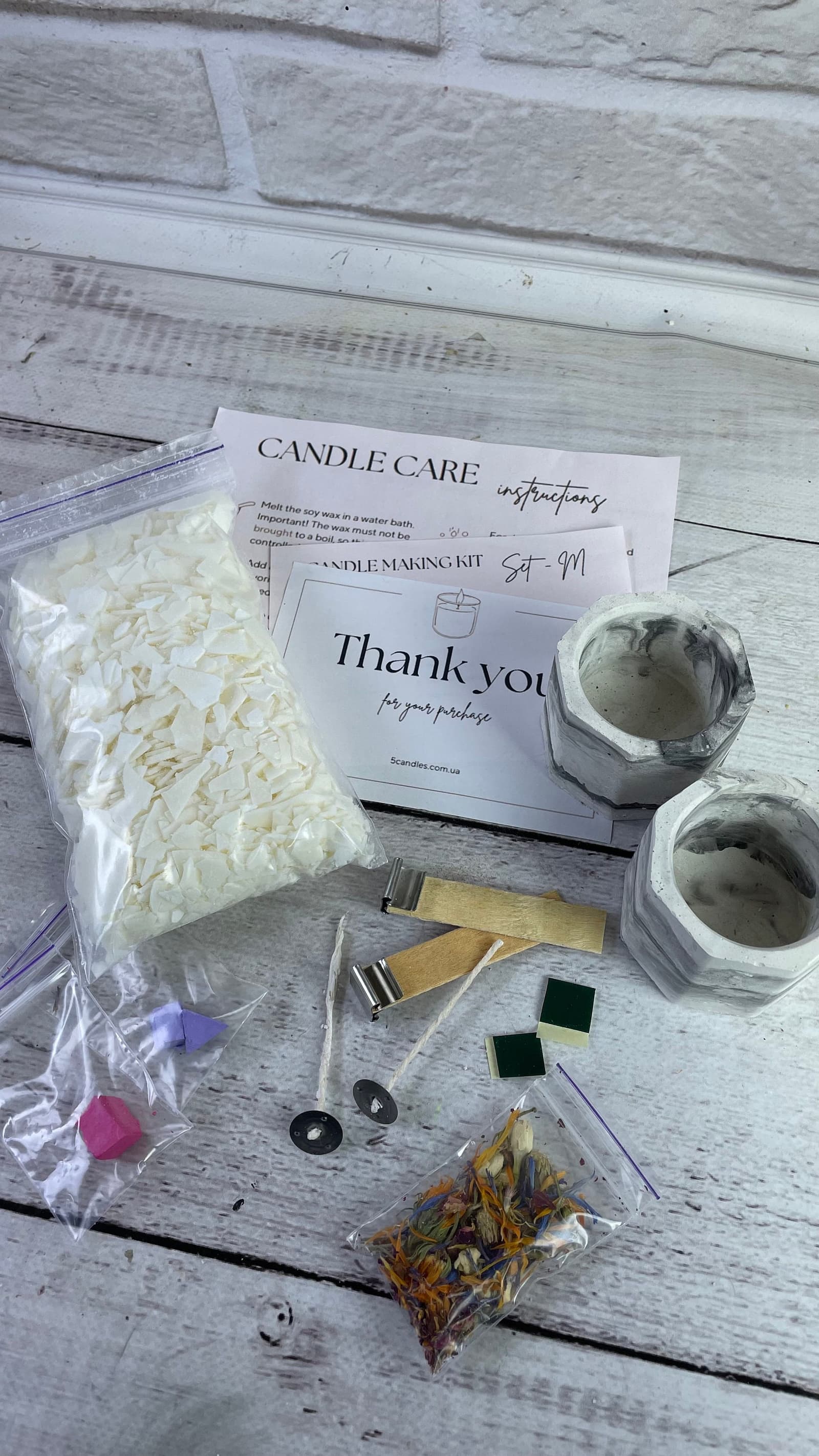 Size M Candle Making Kit - Craft Unique DIY Candles at Home
