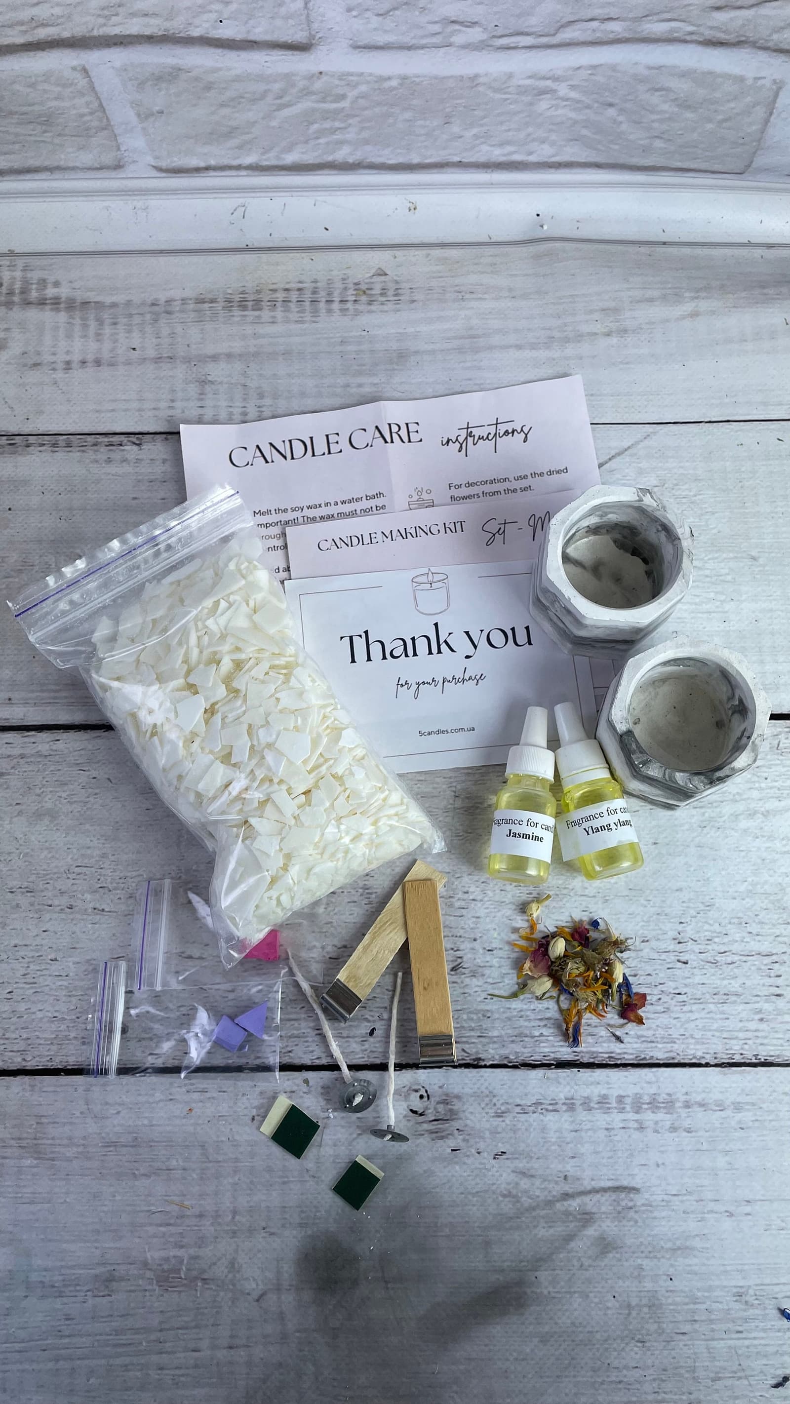 Size M DIY Candle Making Supplies - Craft Your Own Soy Wax Candles