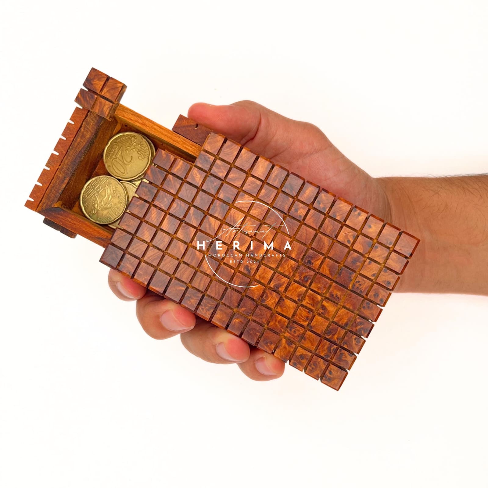 Caja secreta de madera de thuya de Herima, cerrada