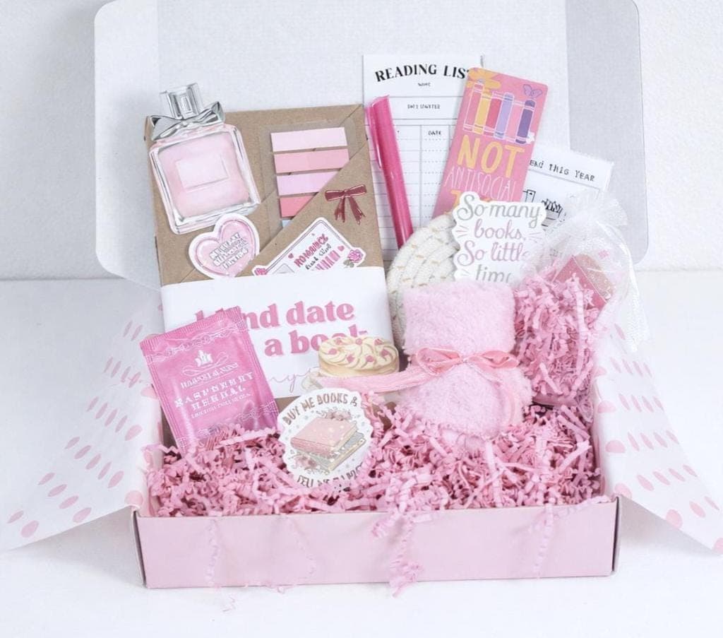 Book date themed blind date with a book box styled as book gift box for women, mystery book box aesthetic, blind book date wrapping, bookish bundle presentation, and book accessories book lover details, ideal gifts for bookworms and thoughtful book lover gifts.