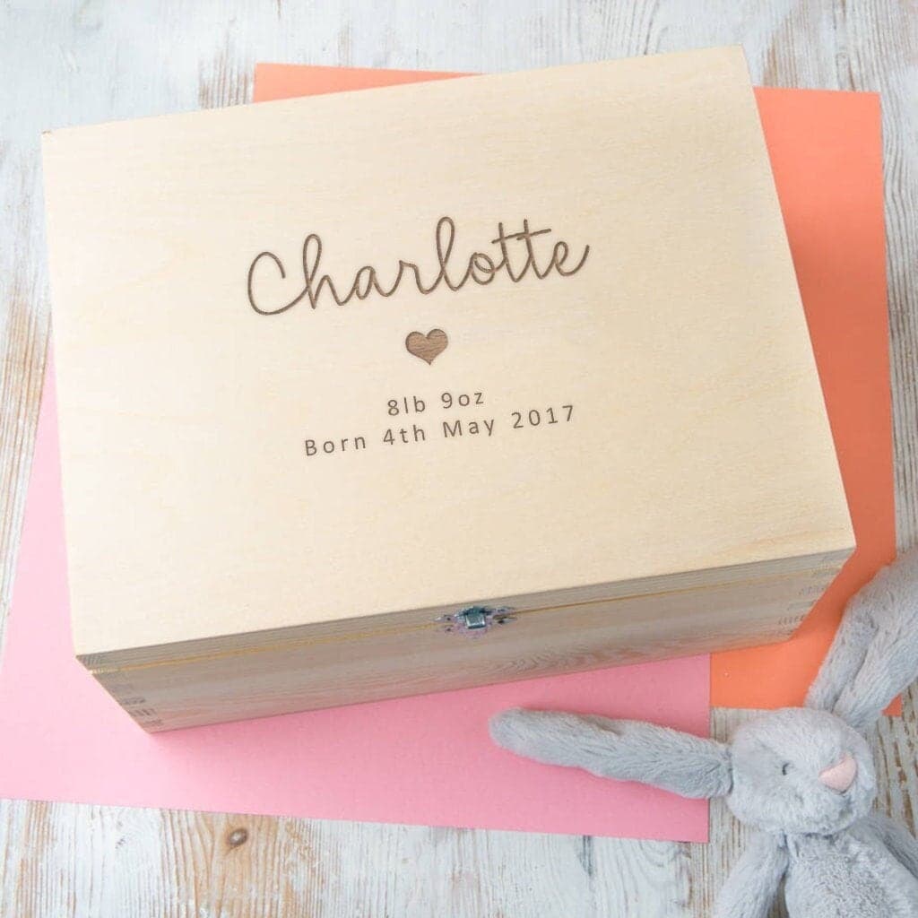 Caja de madera personalizada para recuerdos de bebé