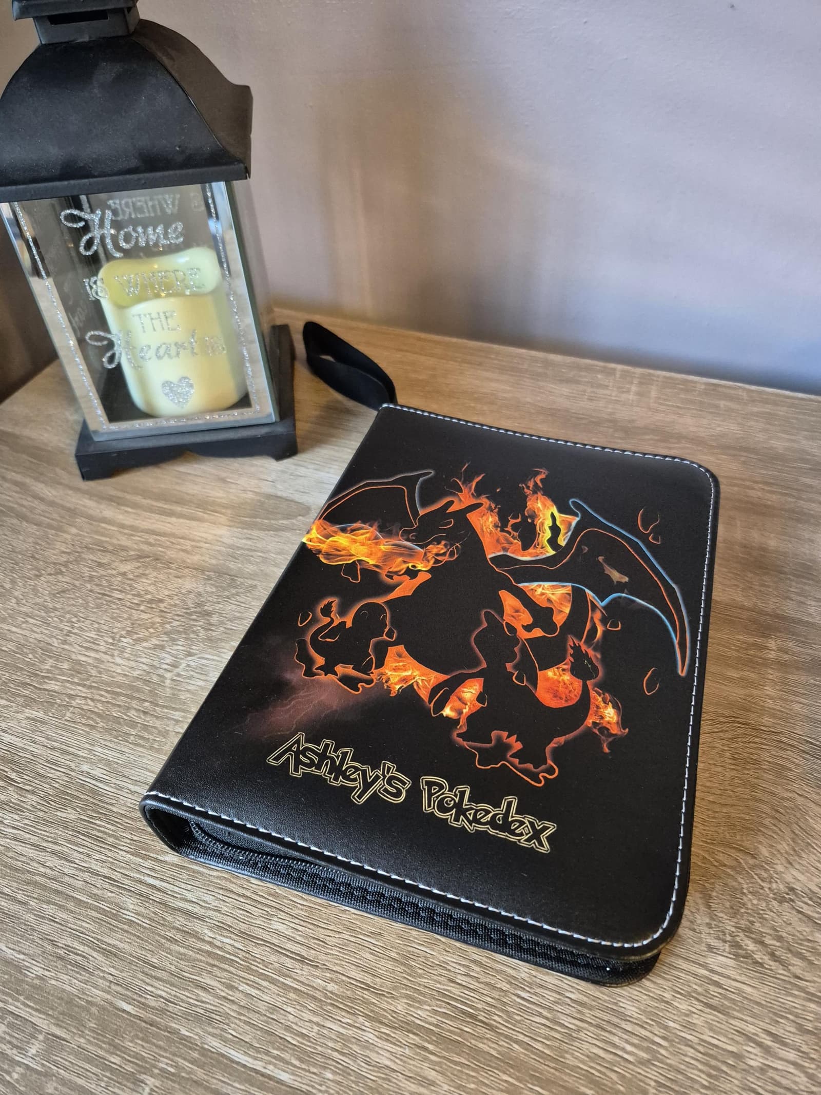 Álbum archivador personalizado de Charizard para cartas Pokémon, foto 7