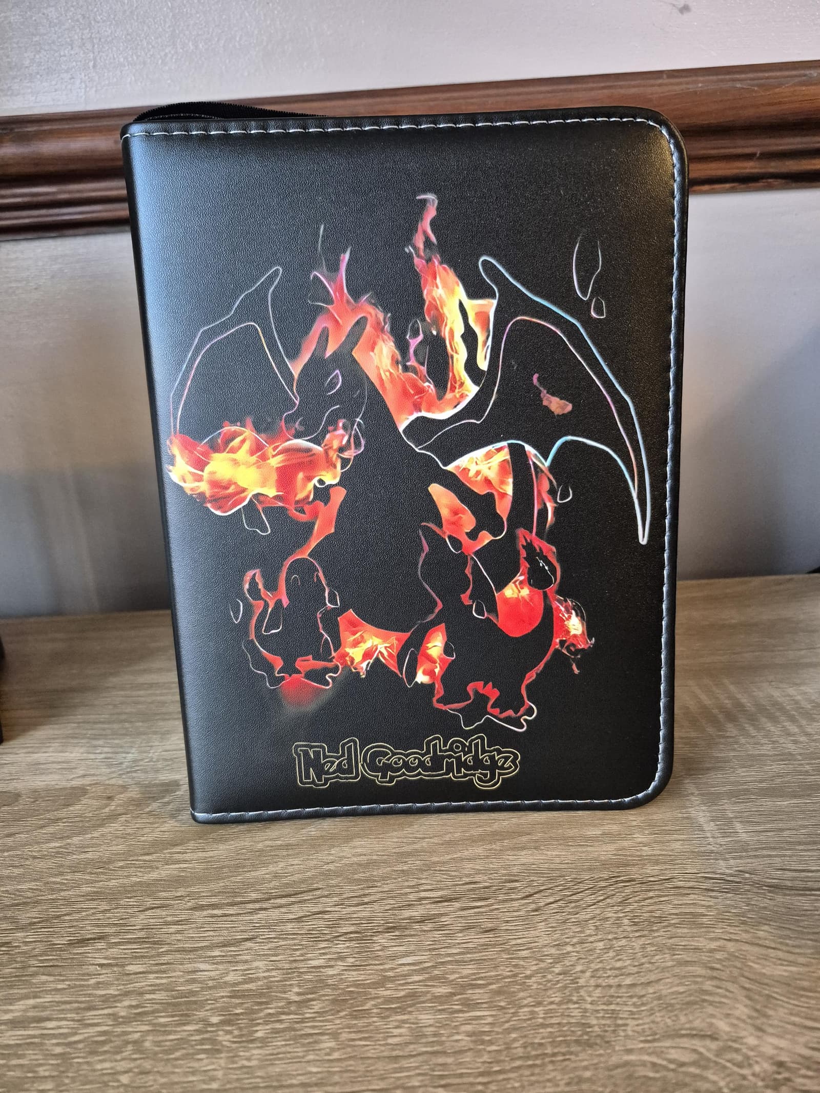 Álbum archivador personalizado de Charizard para cartas Pokémon, foto 8