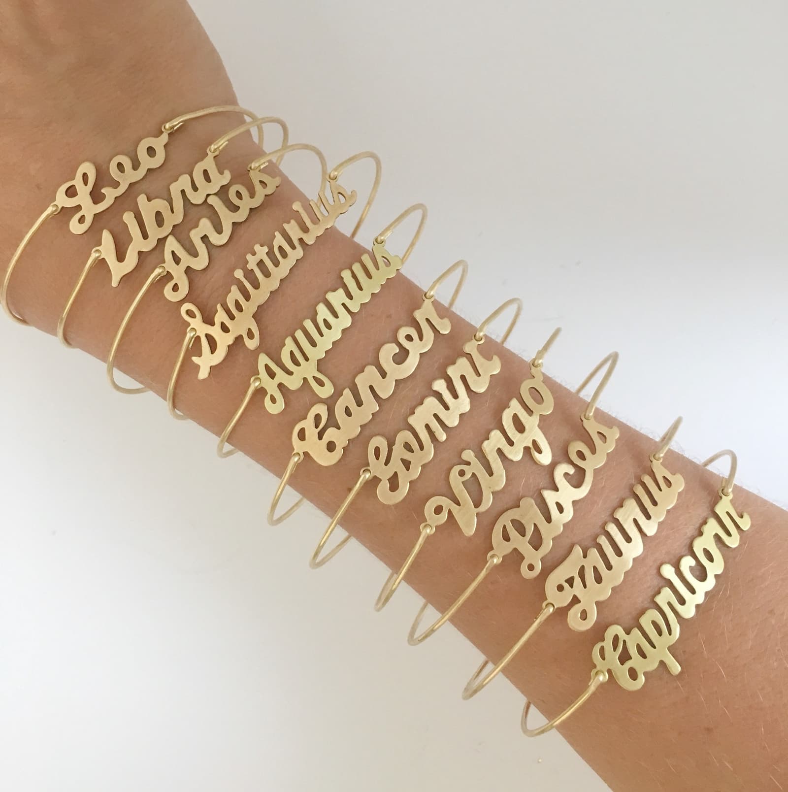 Pulsera rígida fina con signo del zodíaco, foto 2