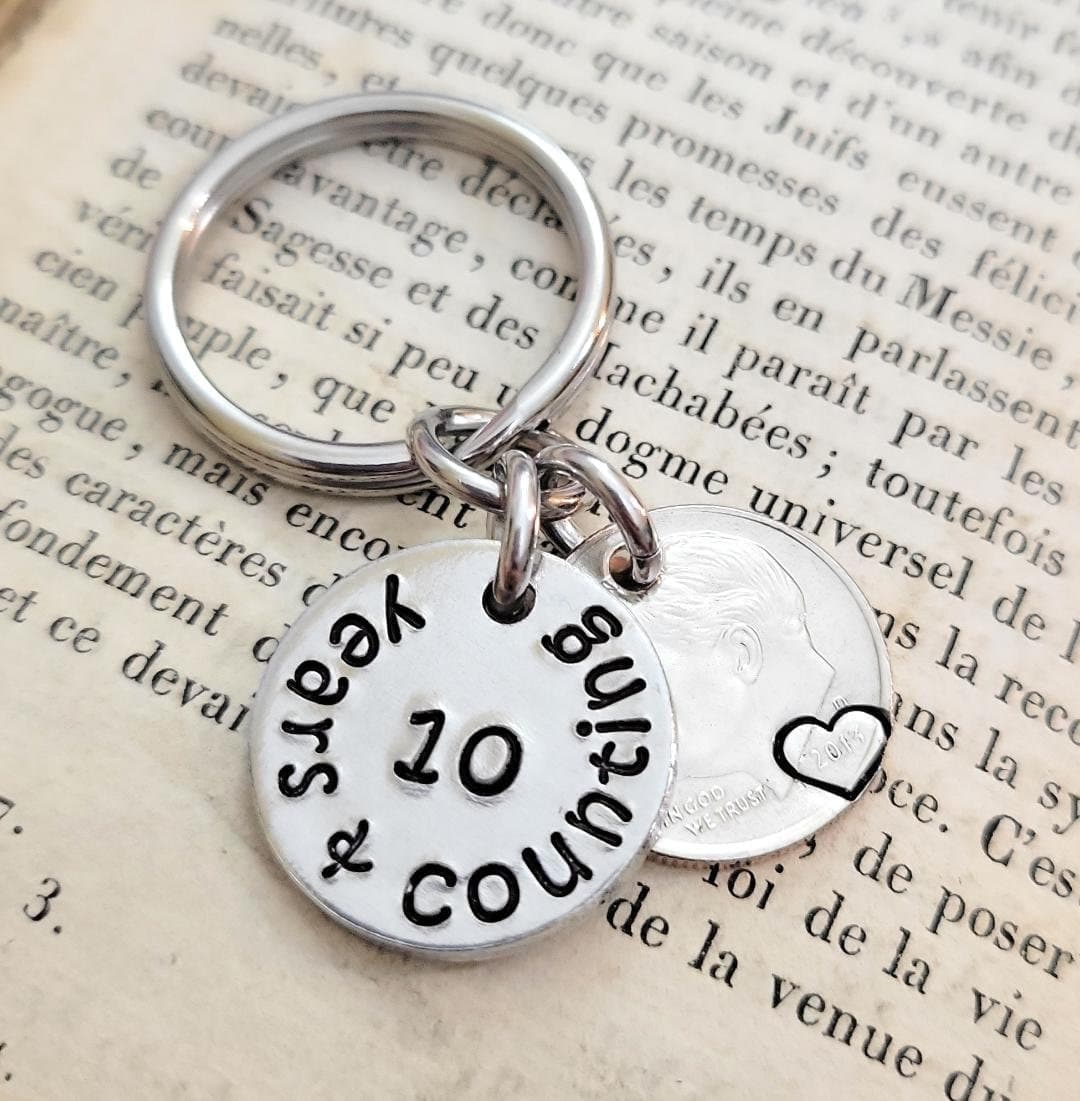 Llavero de 10 aniversario para tu esposa o esposo con moneda real, foto 5,