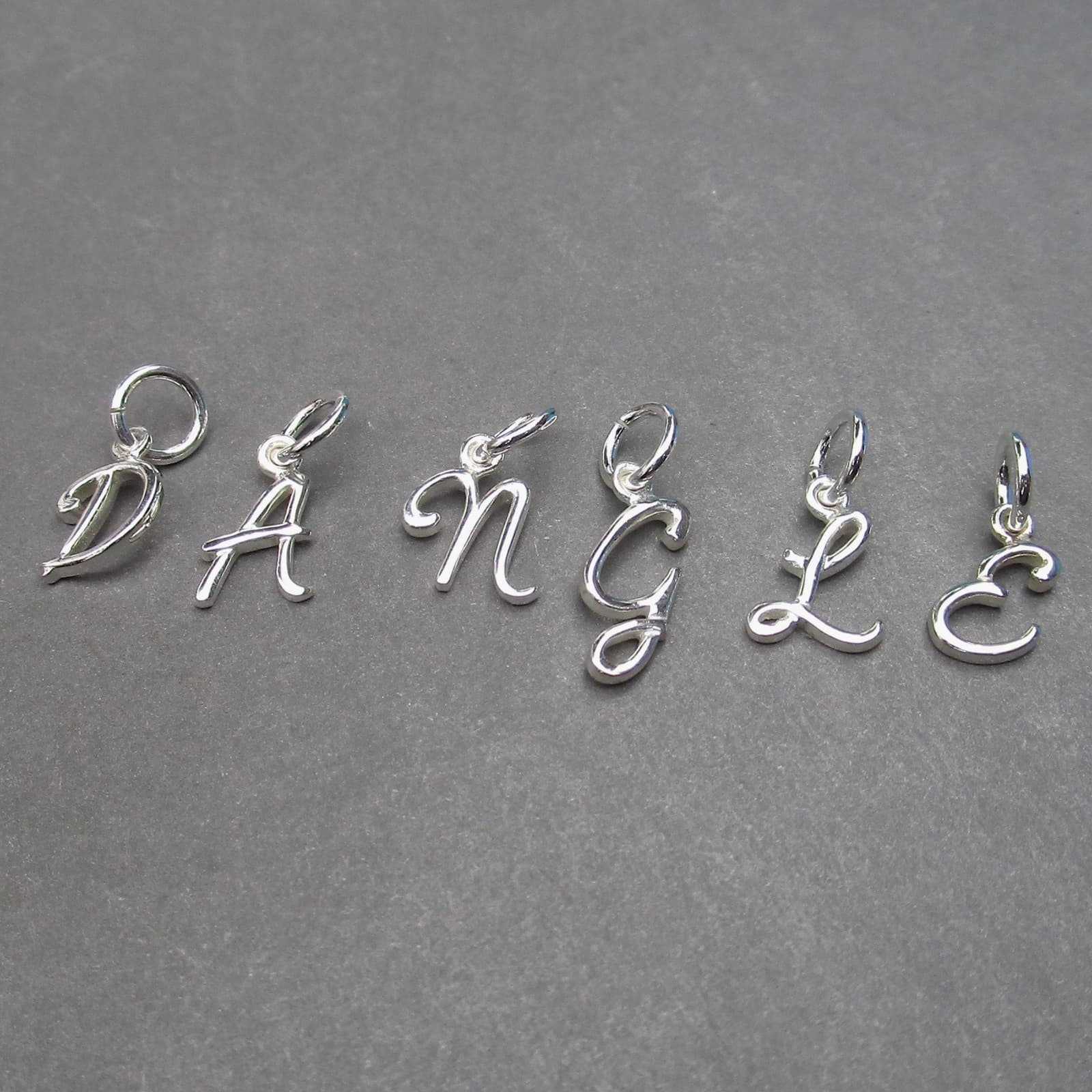 Charm de letra inicial en plata para joyería, foto 3