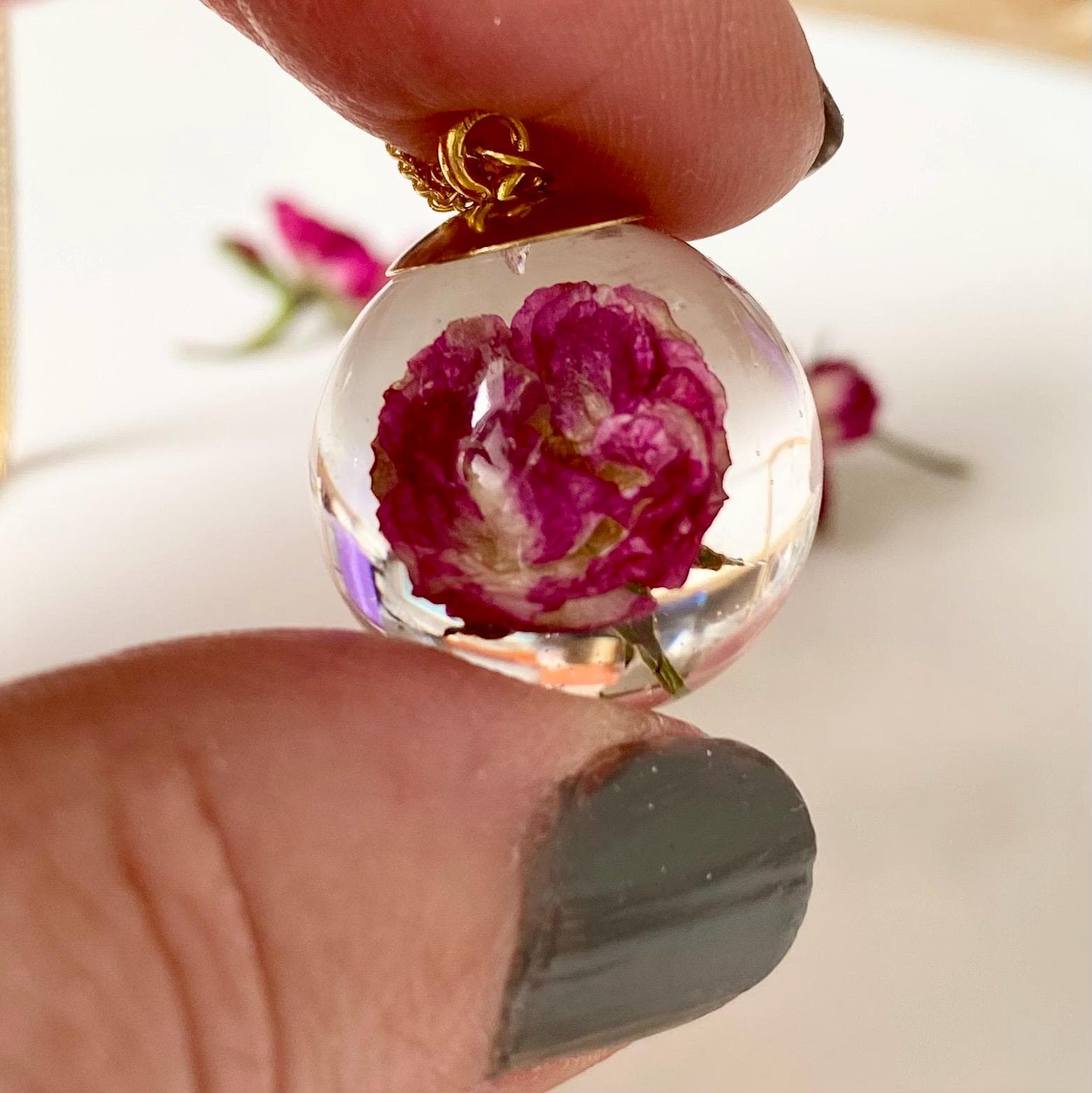 Colgante con rosa preservada en oro vermeil, foto 6