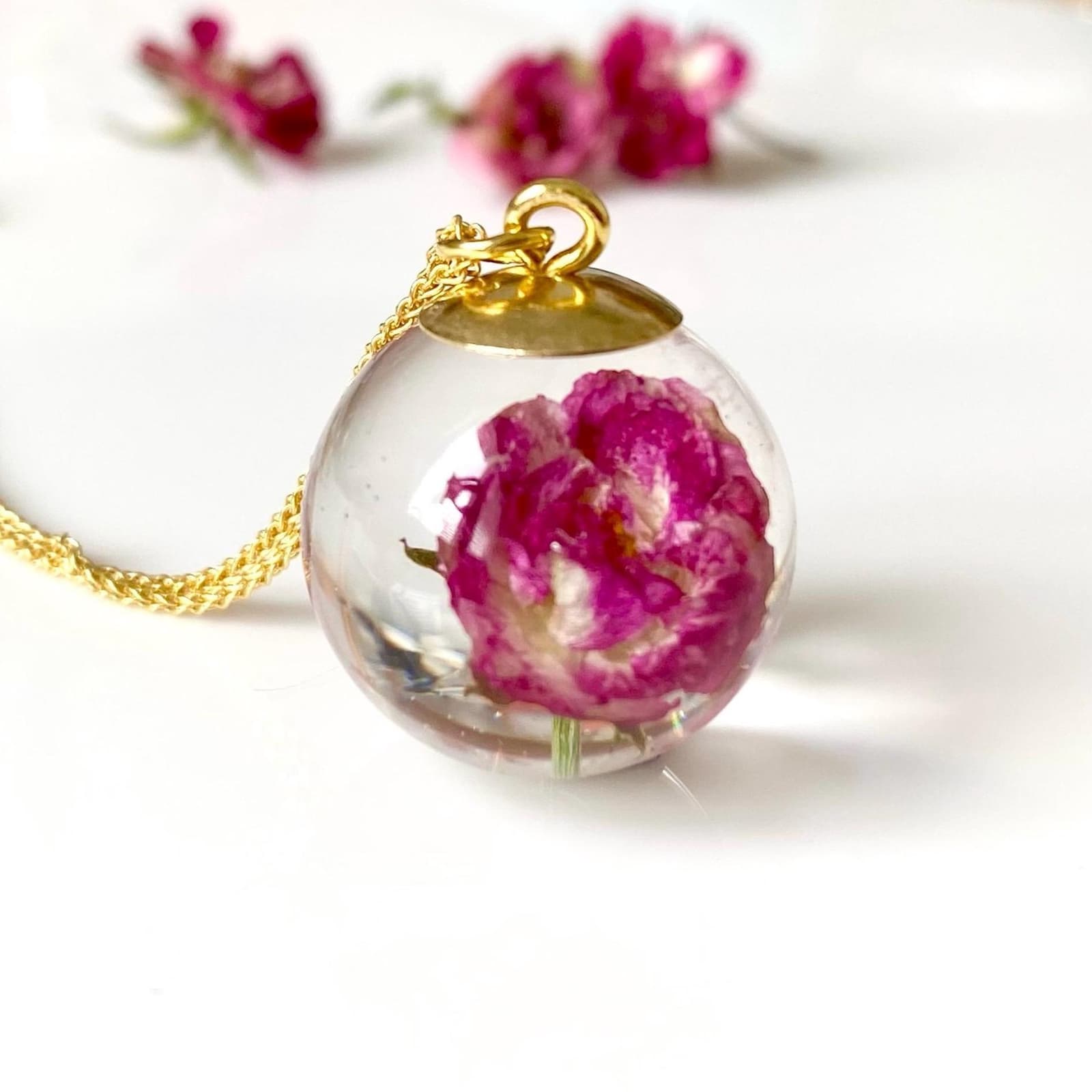 Colgante con rosa preservada en oro vermeil, foto 2