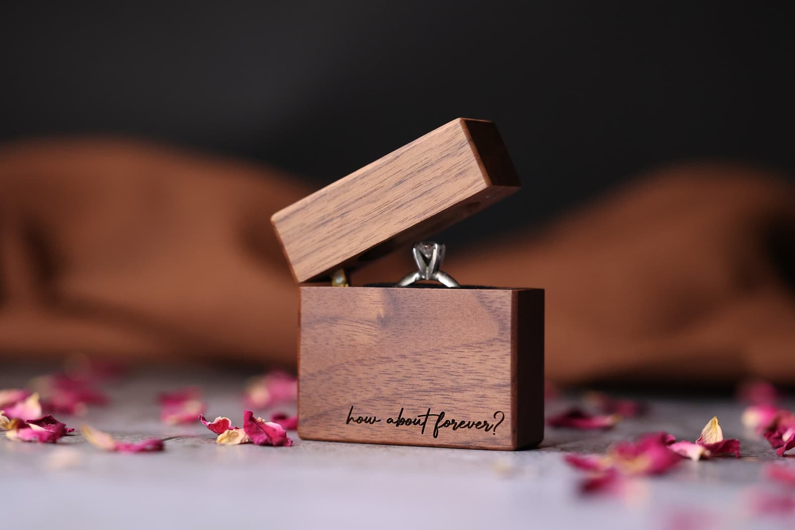 Cajita de madera para anillo de compromiso, foto 3