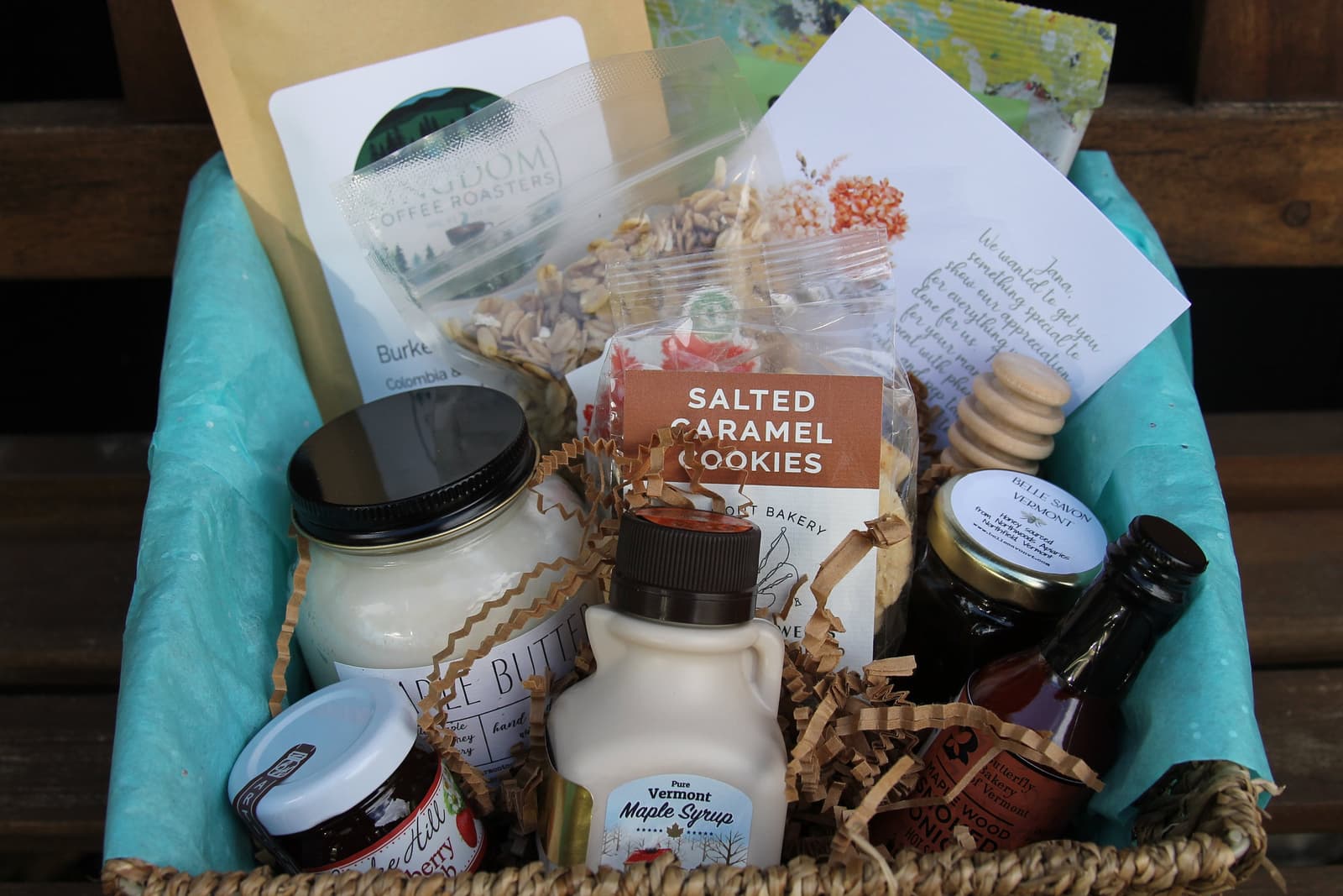 Cesta de regalo gourmet de Vermont con productos artesanos, foto 4