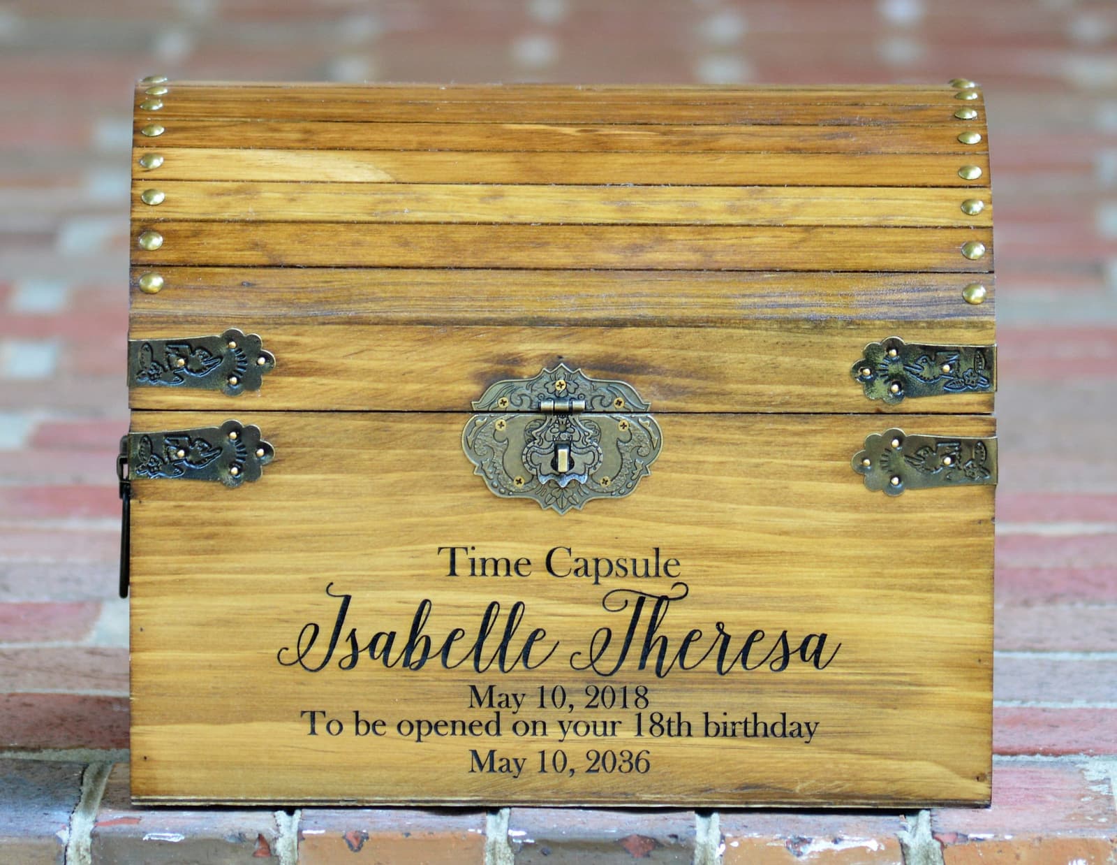 Caja de recuerdos de madera personalizada