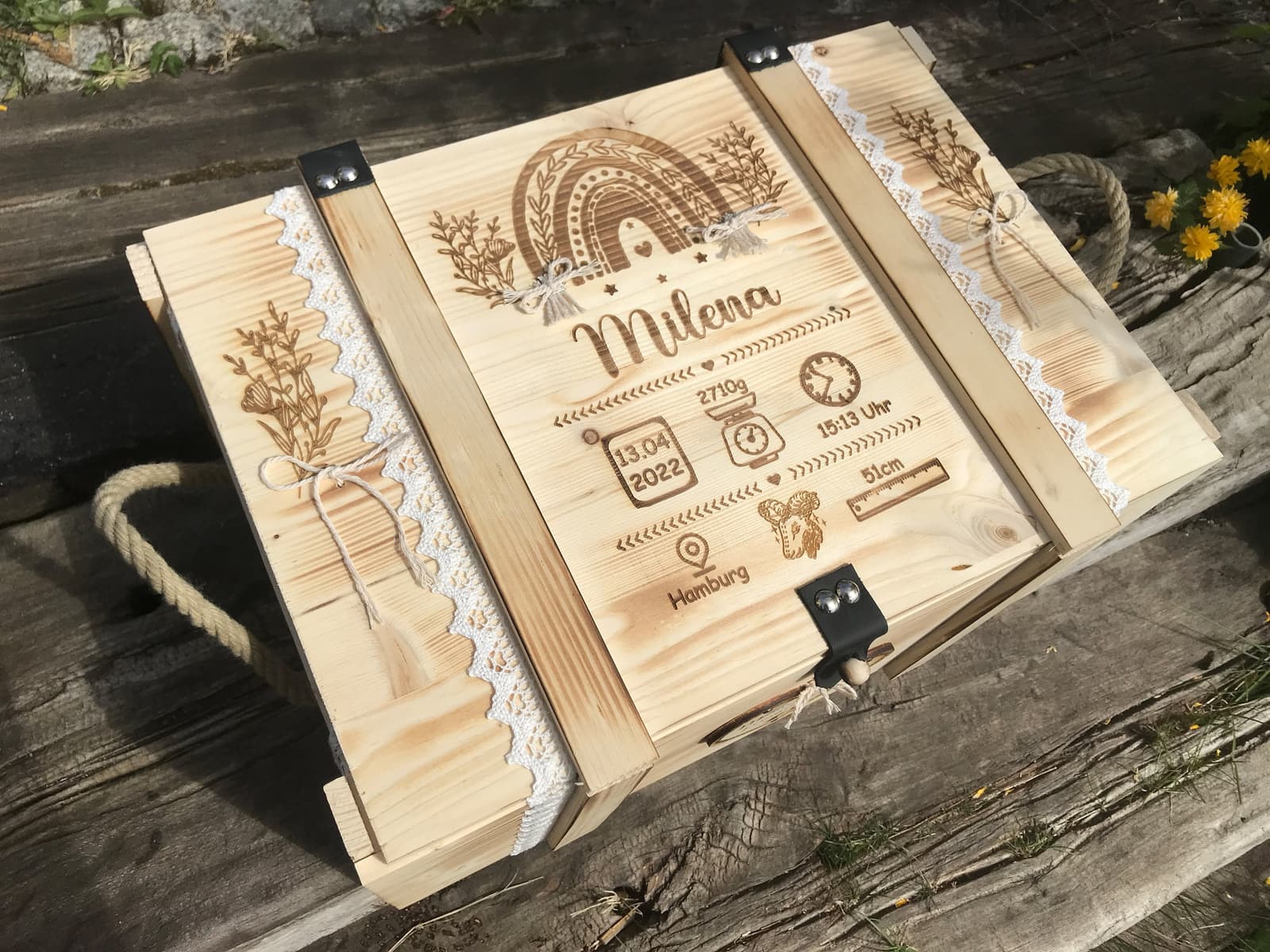 Caja de recuerdos de madera personalizada con arcoíris, foto 2