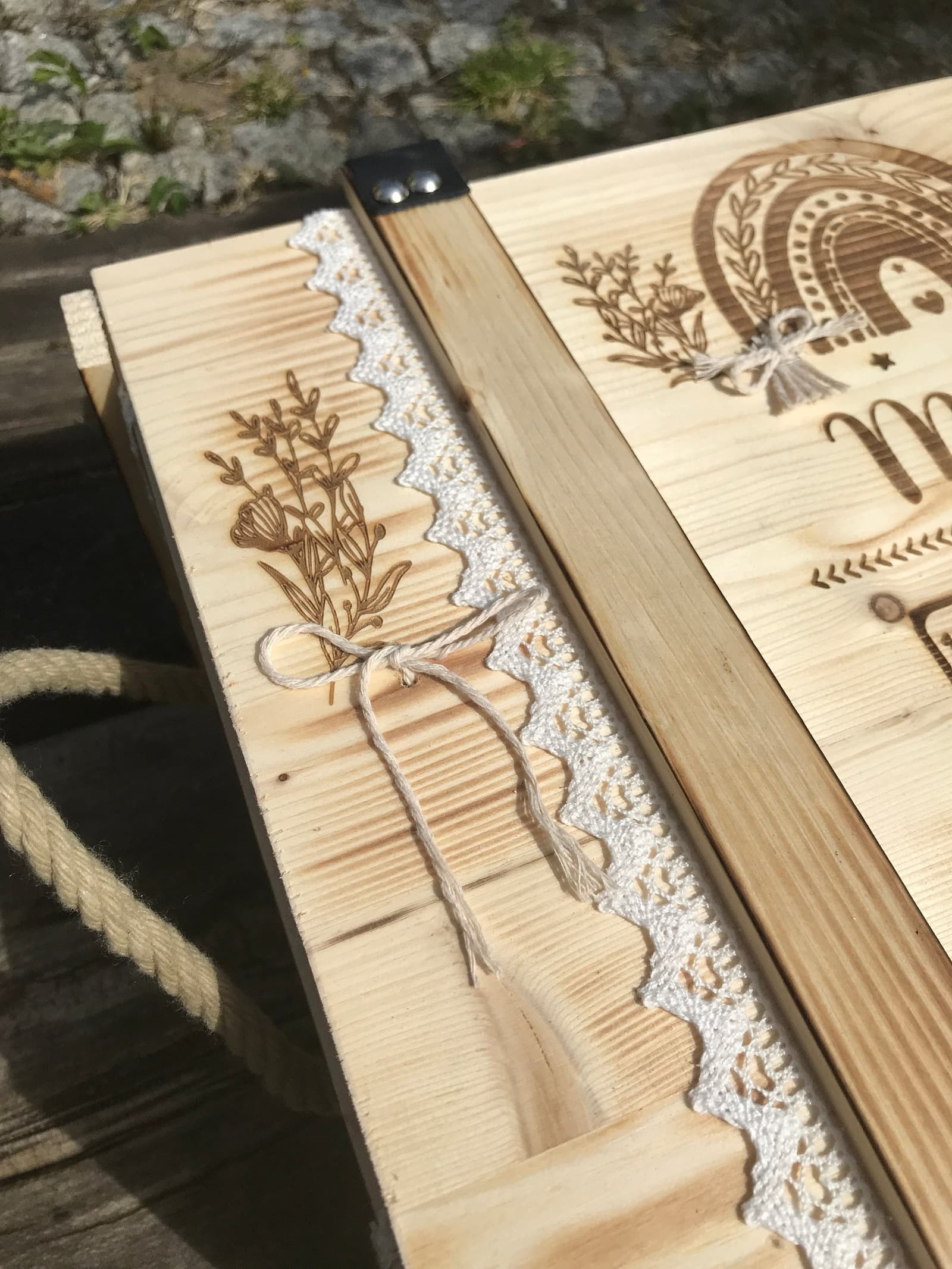 Caja de recuerdos de madera personalizada con arcoíris, foto 5