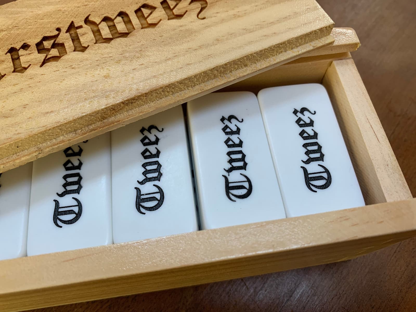 Juego de dominó personalizado con caja de madera, foto 8