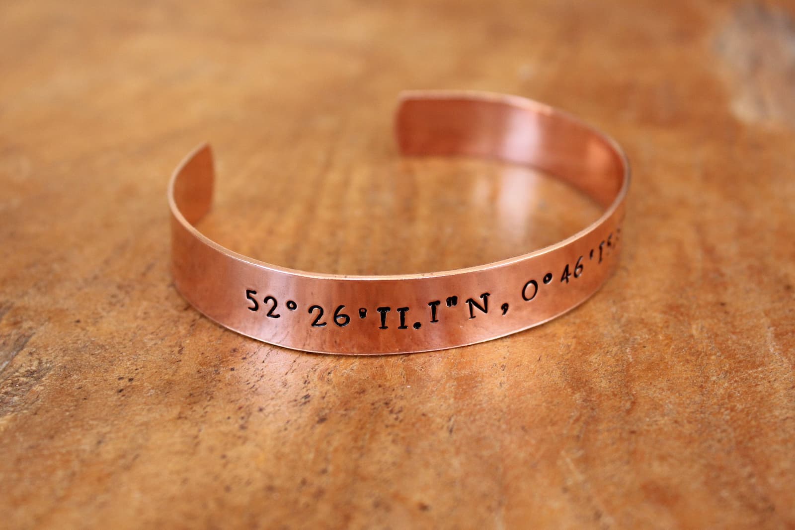 Pulsera de cobre personalizada con coordenadas, foto 3