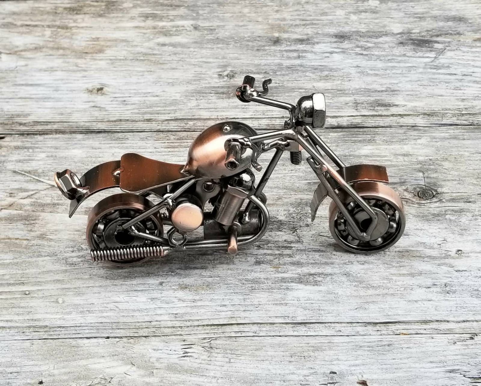 Mini moto de tuercas y tornillos, foto 2