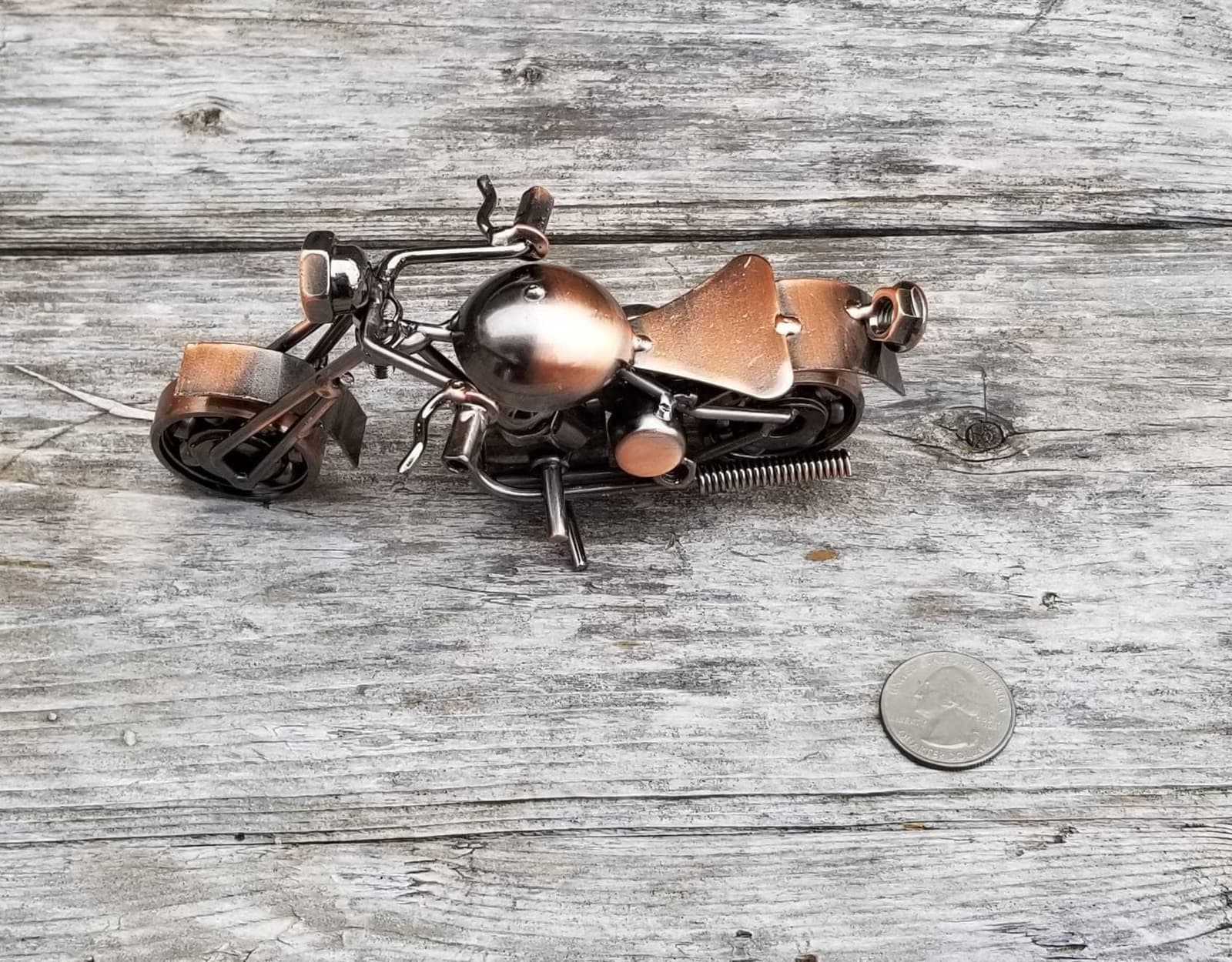 Mini moto de tuercas y tornillos, foto 9