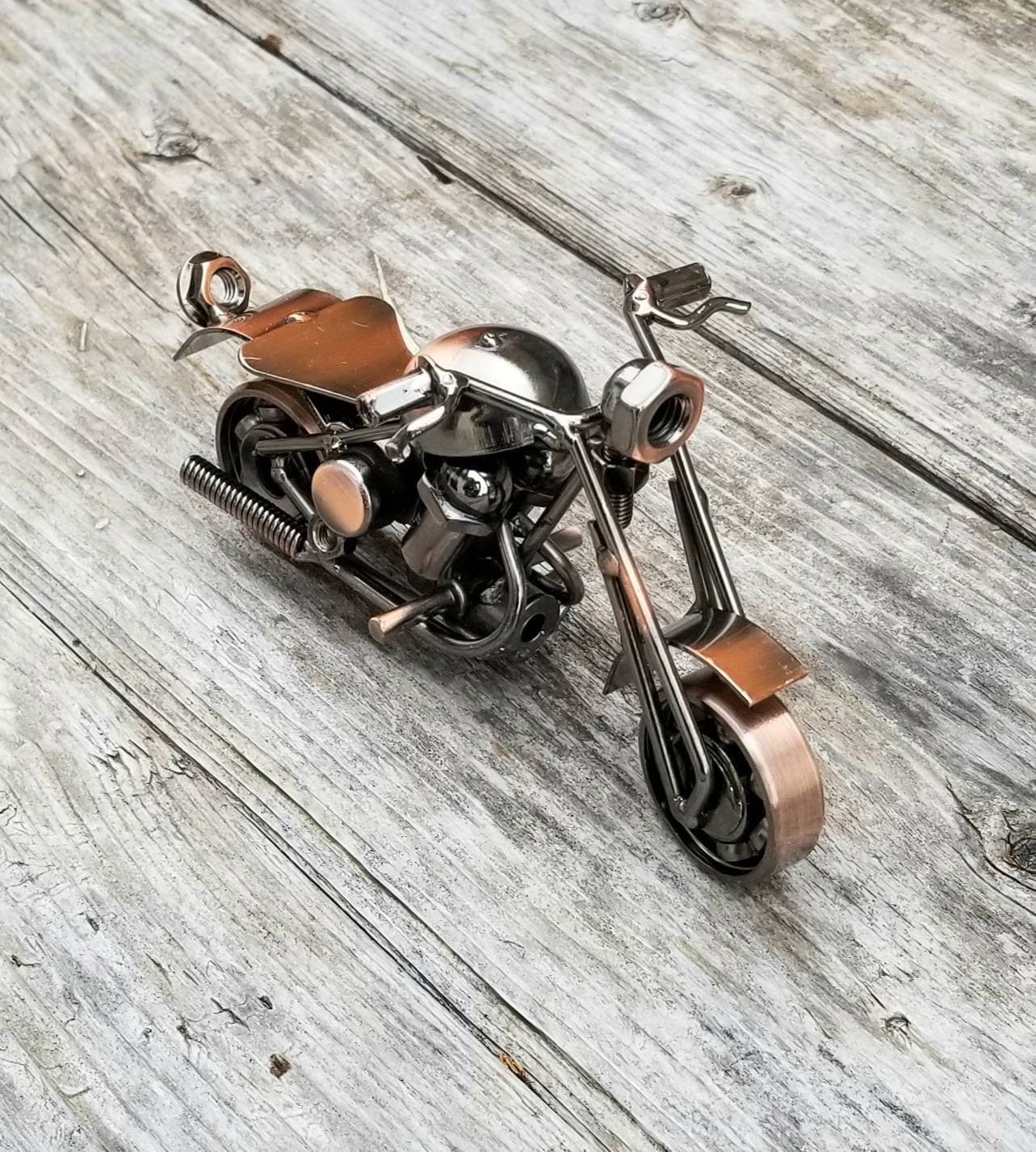 Mini moto de tuercas y tornillos, foto 3
