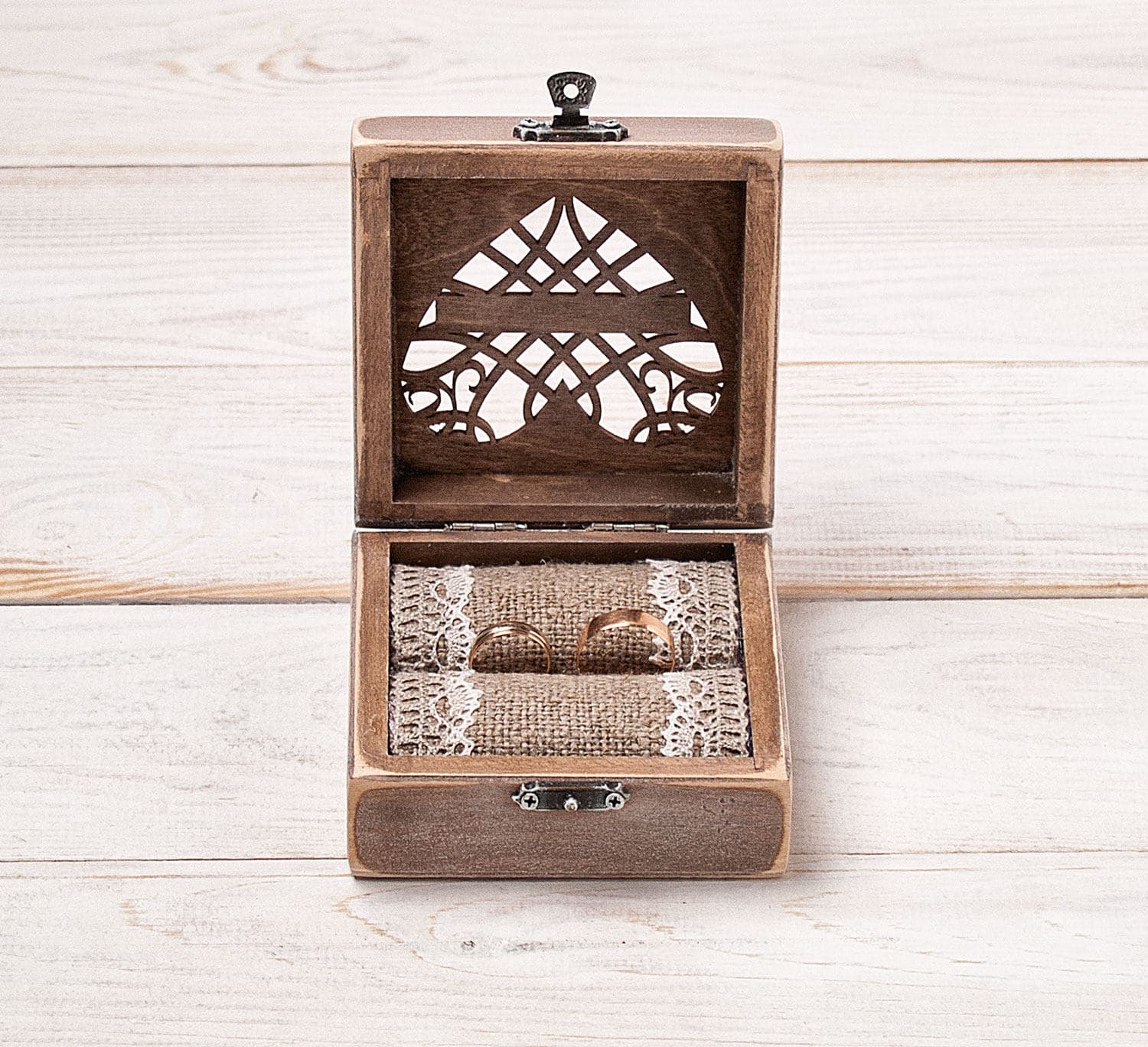 Cajita de madera personalizada para alianzas, foto 5