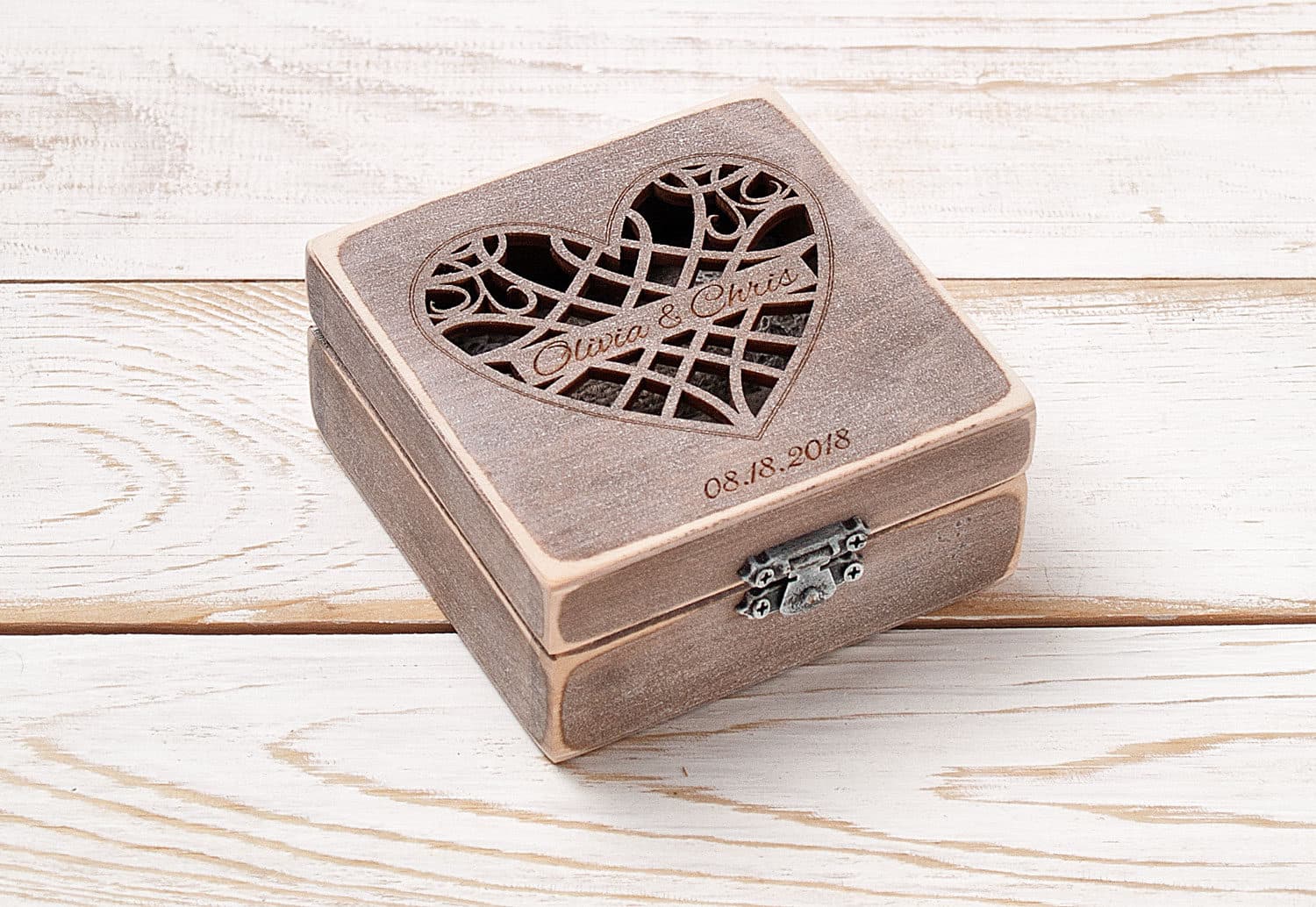 Cajita de madera personalizada para alianzas